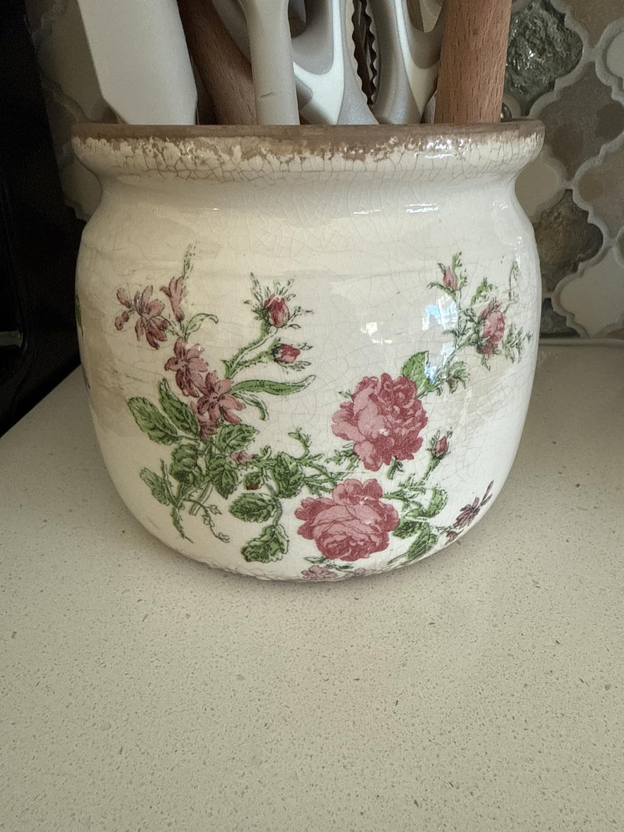 Tuscan Ceramic Plant Pots, 6.11 Inch Vintage Planters with Drainage Hole for Indoor Plants, Farmhouse Green Scroll Vase & Flower Pots, Home Kitchen Garden Decor, Plant Lover Gifts Customer Review Tuscan Ceramic Plant Pots, 6.11 Inch Vintage Planters with Drainage Hole for Indoor Plants, Farmhouse Green Scroll Vase & Flower Pots, Home Kitchen Garden Decor, Plant Lover Gifts - Customer Photo 1