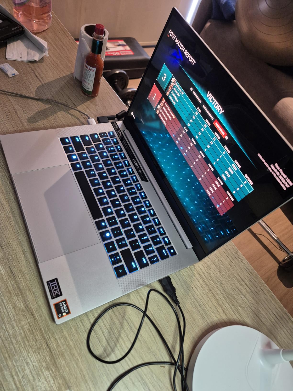 Blade 14 (2025) Gaming Laptop: NVIDIA GeForce RTX 5070 - AMD Ryzen AI 9 365 CPU - 3K 120Hz OLED Display - 32GB LPDDR5X RAM - 1TB SSD - Thin & Lightweight - Chroma RGB - Windows - Black customer photo 2