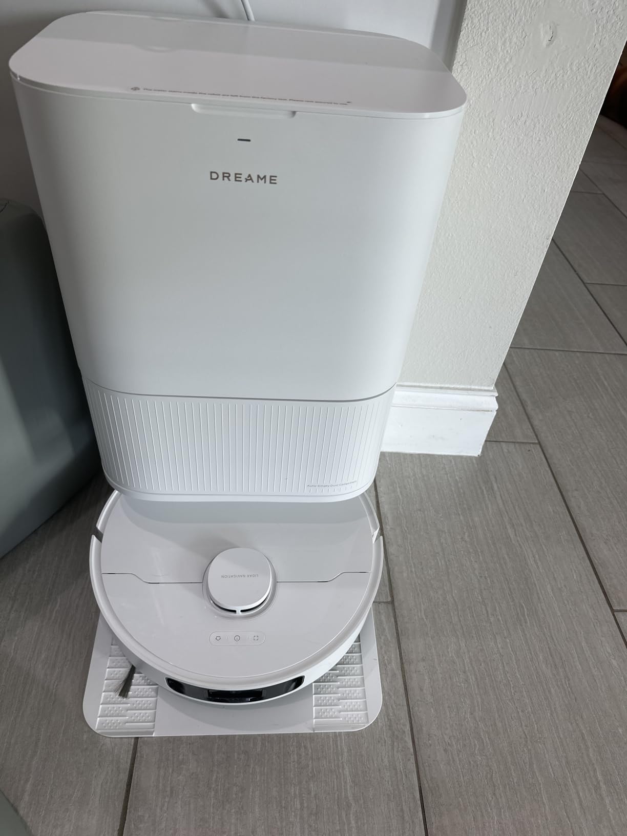 DREAME L40s Ultra CE Robot Vacuum and Mop Combo with Self-Emptying Dock, 13,000Pa Suction, Mop Self-Cleaning and Auto-Raising, Ultrasonic Carpet Sensing, Ideal for Pet Hair, Carpet and Hard Floors - Customer Photo 1