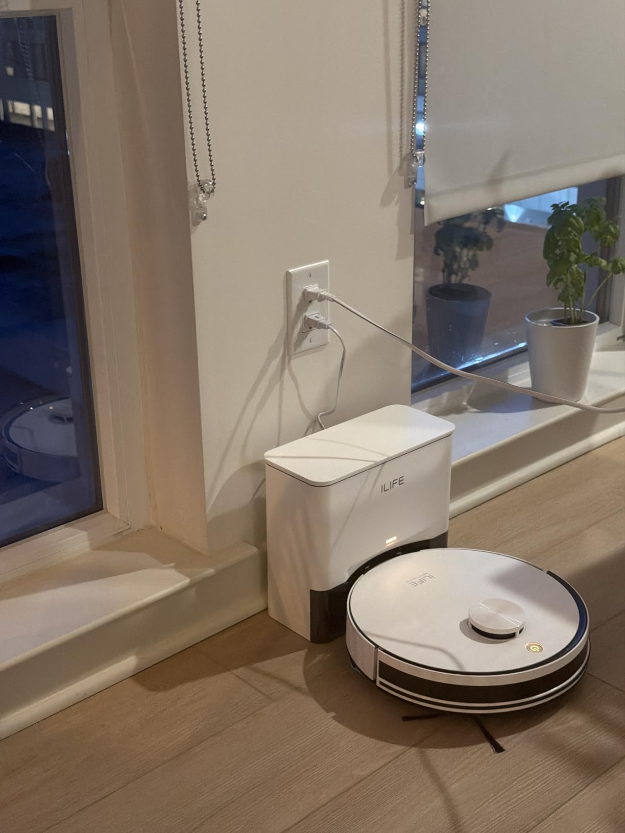 ILIFE A30 Pro Robot Vacuum and Mop, Self Emptying Station for 60 Days, 5000Pa Suction, LiDAR Navigation, No-Go Zones, 2.4G WiFi/App/Alexa/Remote Control, Roller Brush for Carpet, Hard Floors, 110V Customer Review ILIFE A30 Pro Robot Vacuum and Mop, Self Emptying Station for 60 Days, 5000Pa Suction, LiDAR Navigation, No-Go Zones, 2.4G WiFi/App/Alexa/Remote Control, Roller Brush for Carpet, Hard Floors, 110V - Customer Photo 3