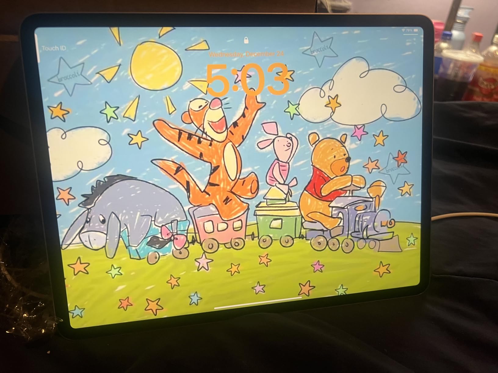 Apple iPad Air 13-inch with M3 chip Built for Apple Intelligence, Liquid Retina Display, 256GB, 12MP Front/Back Camera, Wi-Fi 6E, Touch ID, All-Day Battery Life — Space Gray - Customer Photo 2