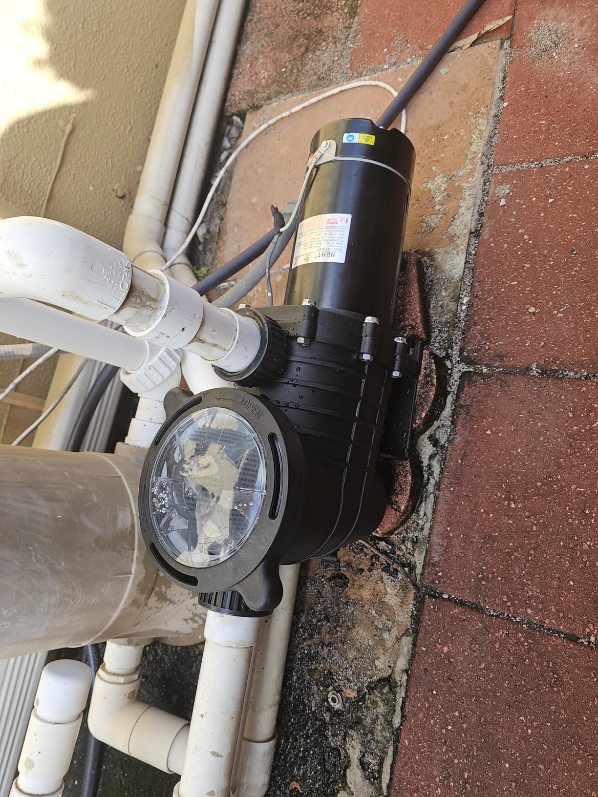 Leomru 1.5 HP Pool Pump 6500 GPH Self Priming in/Above Ground Swimming Pool Pump 110V/220V Dual Voltage Single Speed Pumps with Strainer Basket 6Pcs Connectors - Customer Photo 1