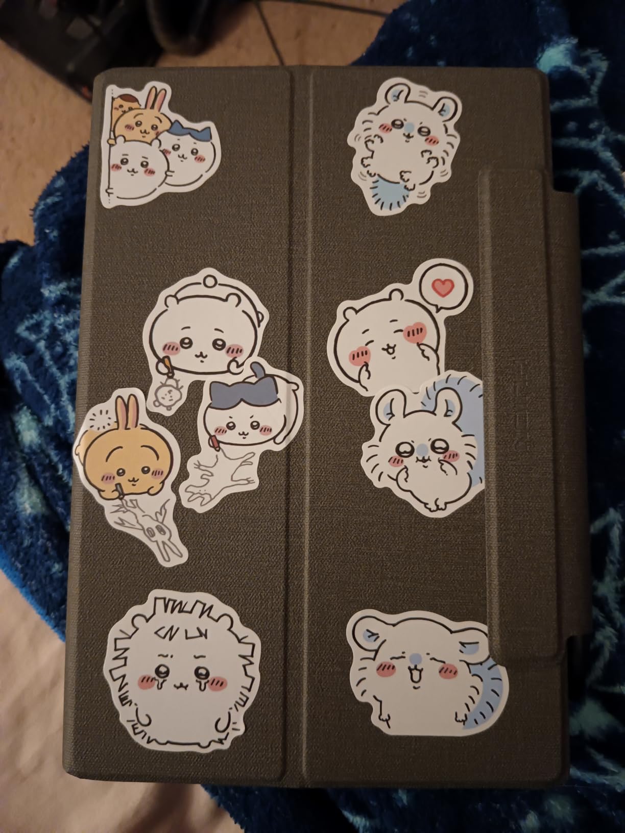 HUION KAMVAS Slate 11 Standalone Drawing Tablet No Computer Needed with Anti-Glare Screen, 10.95 Inch Digital Art Tablet with Tilt-Alignment Stylus, 90Hz Android 14 Pad with 8GB + 128GB - Customer Photo 4