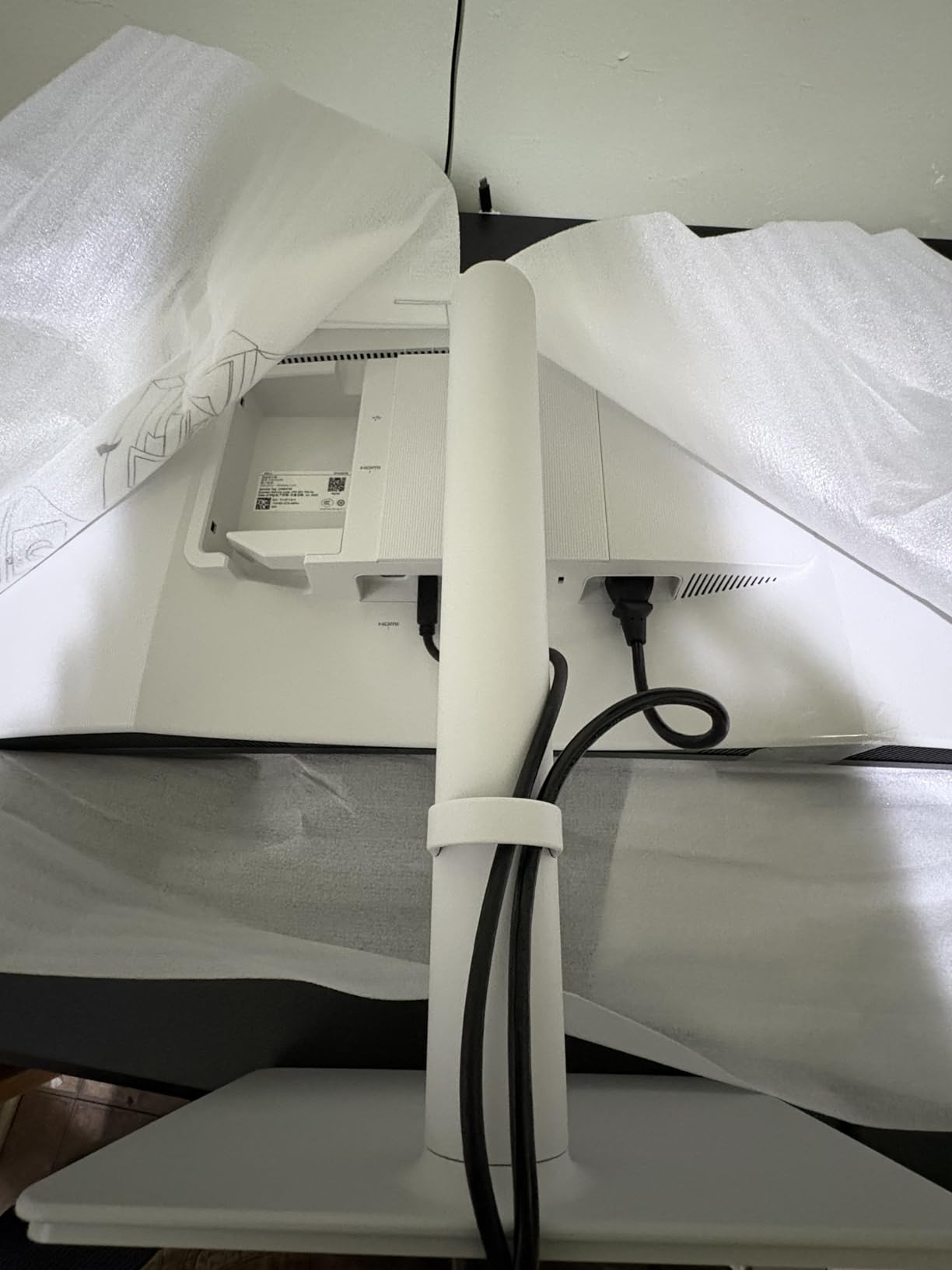 Dell 27 Plus 4K Monitor - S2725QS - 27-inch 4K (3840 x 2160) 120Hz 16:9 Display, IPS Panel, AMD FreeSync Premium, sRGB 99%, Integrated Speakers, 1500:1 Contrast Ratio, Comfortview Plus - Ash White - Customer Photo 1