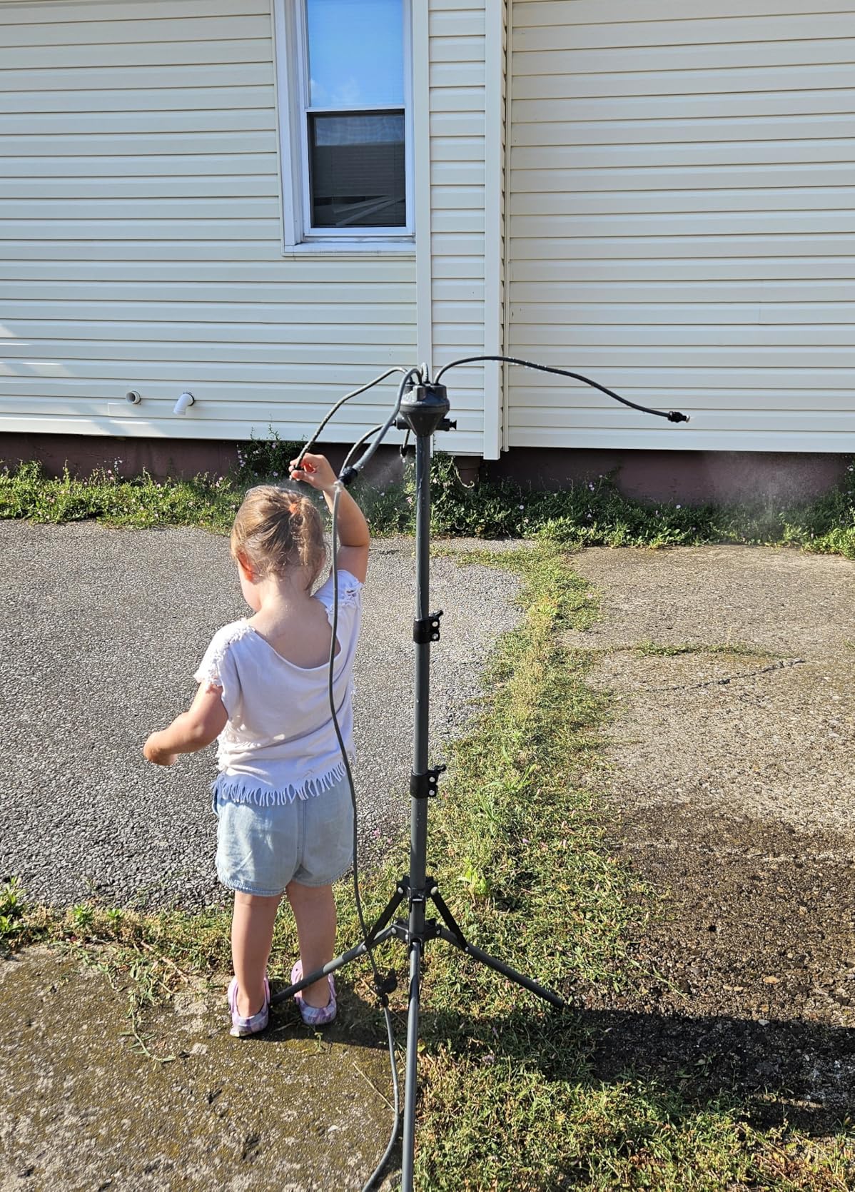 Standing Misters for Outside Patio, Adjustable Height 5.3 FT Stand Misting System for Cooling Outdoor, Portable Water Mister for Mist Playing, Patio Cooling, Backyard, Porch, Sprinkler (Gray) - Customer Photo 2