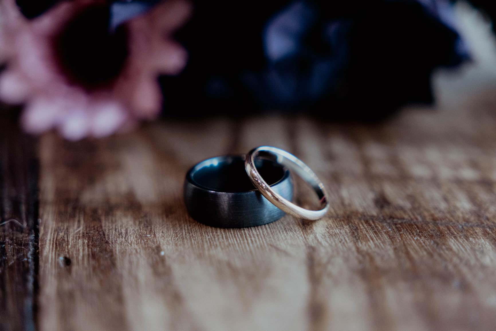 Canon EOS R50 V Mirrorless Camera (Body Only) - APS-C Digital Camera, Flip Screen 4K Video, Interchangeable Lens Camera for Vlogging, Content Creation, Streaming, Filming, Podcasts, TikTok - Customer Photo 1