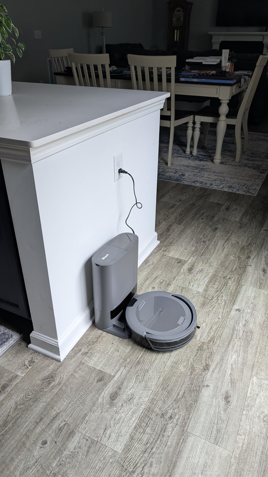 Shark Navigator Robot Vacuum and Self-Empty Base with Bagless 60-Day Capacity Self-Empty Base, SmartPath Navigation, Powerful Pet Hair Pickup, Anti-Hair Wrap, For Carpets & Hard Floors, Grey, RV2120AE - Customer Photo 2