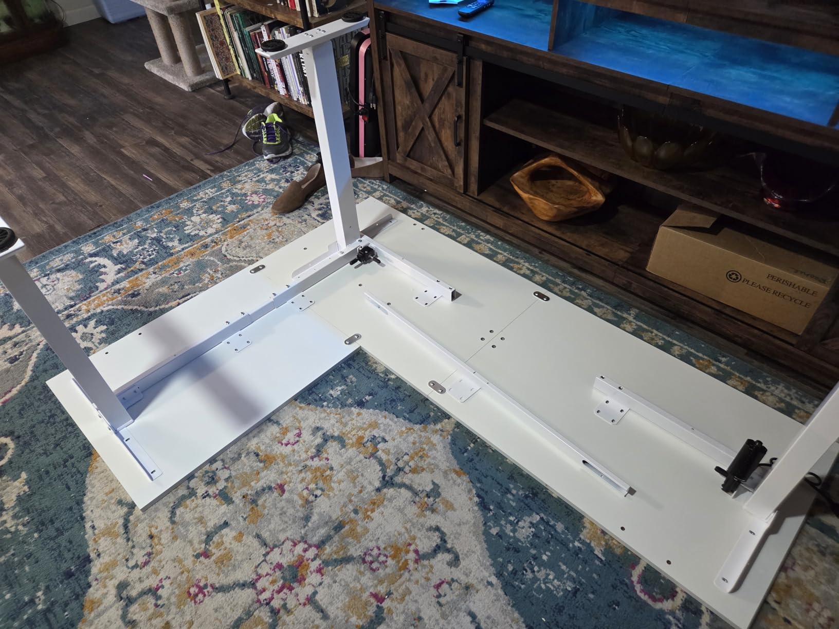 Casaottima 63 Inch Reversible Electric L Shaped Standing Desk, Height Adjustable Corner Stand up Desk, Ergonomic Large Lift Table for Home, Office, Workstation, Reception Room, White - Customer Photo 2