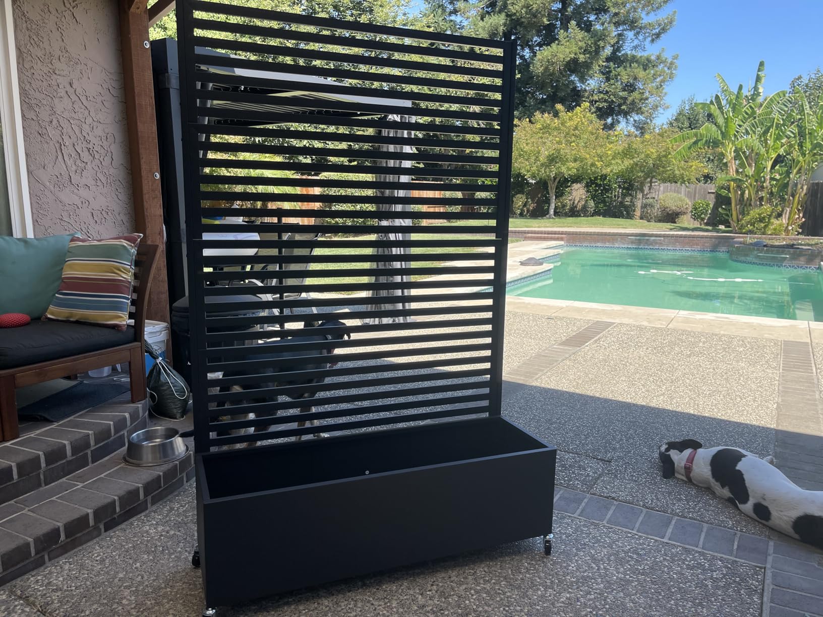 Metal Planter Box with Trellis Privacy Screen, Raised Garden Bed with Trellis & Wheels, Privacy Planters for Patio, Planter Box with Drainage Holes for Climbing Plants, Flower, 73