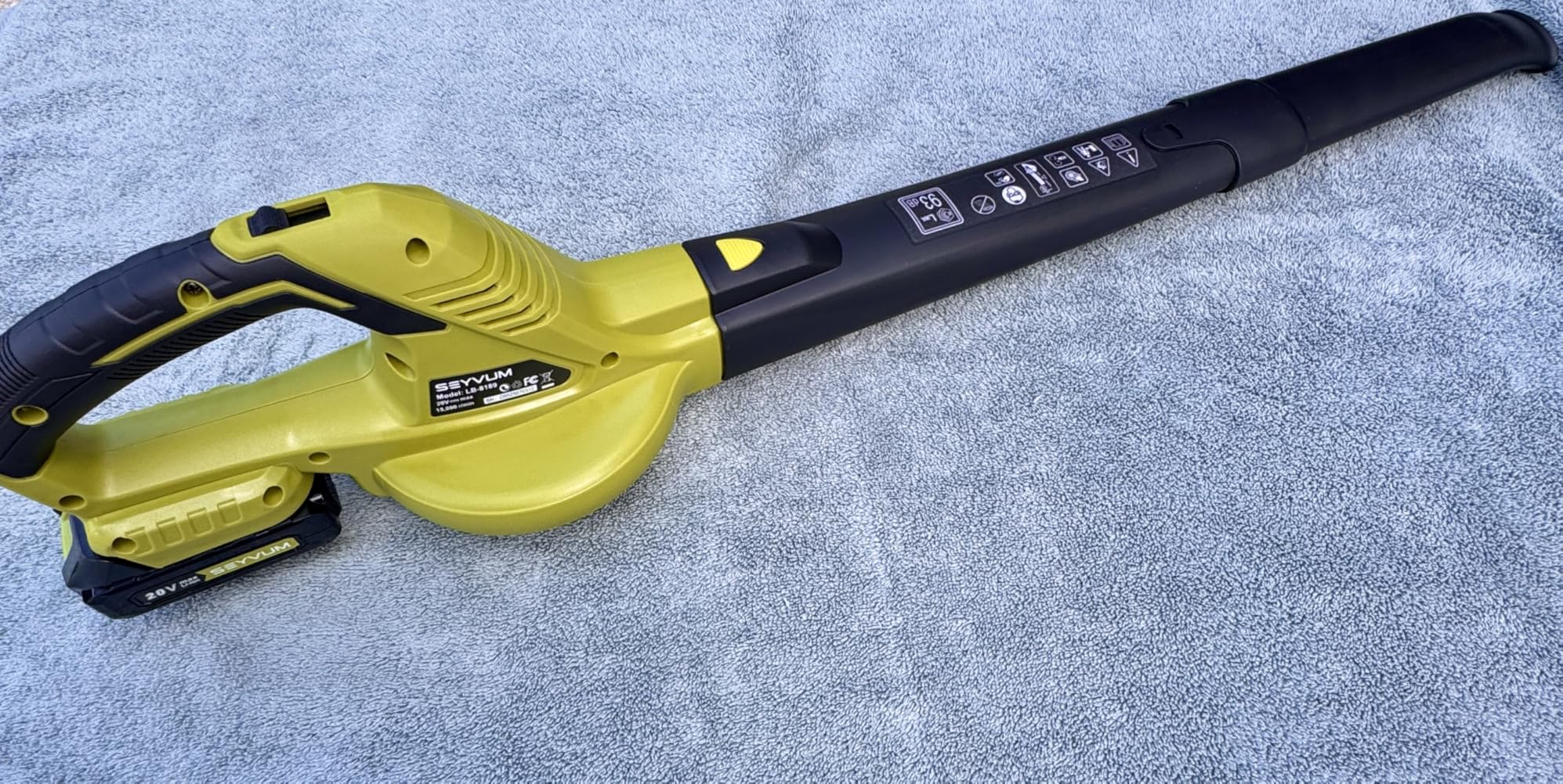 SEYVUM Leaf Blower, 20V Cordless Blower with 2 x 2.0Ah Battery, Electric Leaf Blowers for Lawn Care, 320 CFM 150 MPH Battery Powered Leaf Blower, for Patio, Garden Cleaning, Fast Charger, Lemon Green - Customer Photo 1