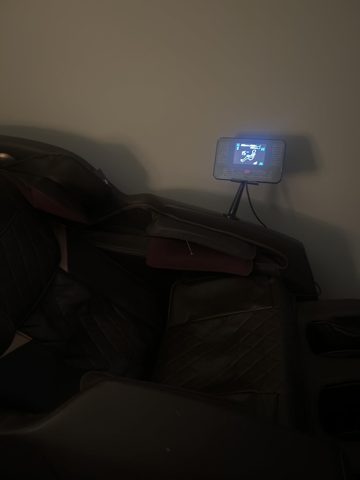 Massage Chair, Zero Gravity Full Body Massage Chair, Shiatsu Recliner with 14 Massage Points, Lumbar & Calf Heating, 20 Auto Modes, Spacious Massage Area, Bluetooth Speaker, Touch Screen Controller - Customer Photo 2