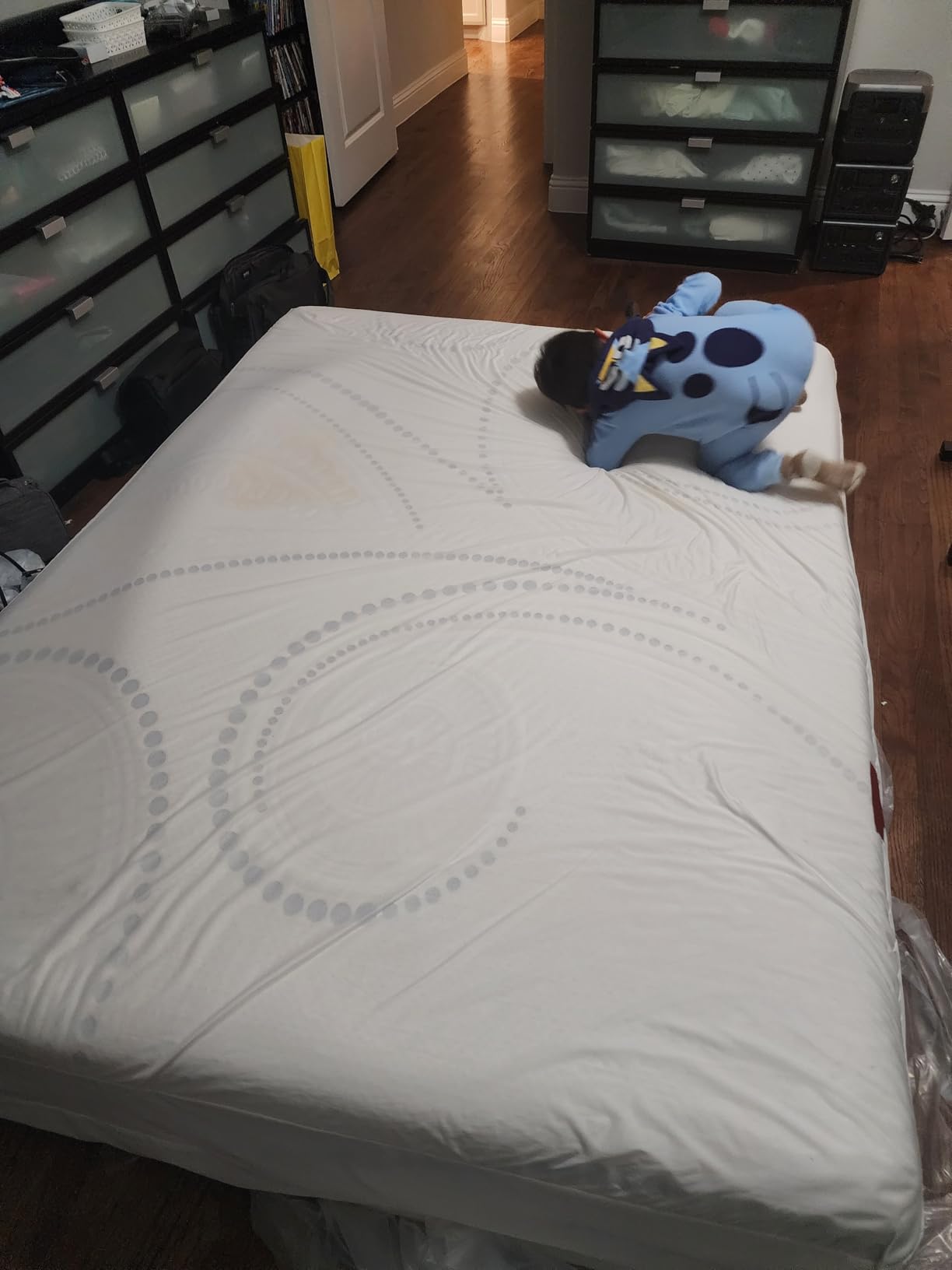 FATHOM Medium Queen Mattress 12 Inch Memory Foam Mattress Queen Size Bed in a Box for Back Pain Relief and Cool Sleep with Gel Foam and Removeable Fiberglass Free Cover, CertiPUR-US Certified - Customer Photo 1