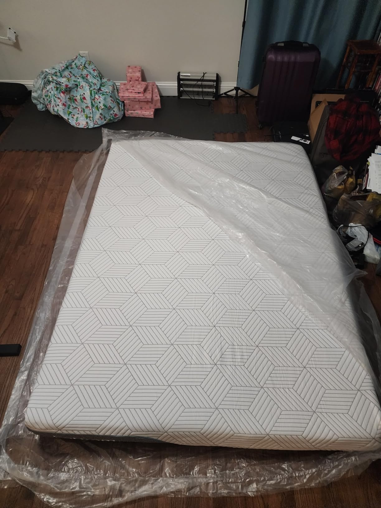 FATHOM Medium Queen Mattress 12 Inch Memory Foam Mattress Queen Size Bed in a Box for Back Pain Relief and Cool Sleep with Gel Foam and Removeable Fiberglass Free Cover, CertiPUR-US Certified - Customer Photo 2