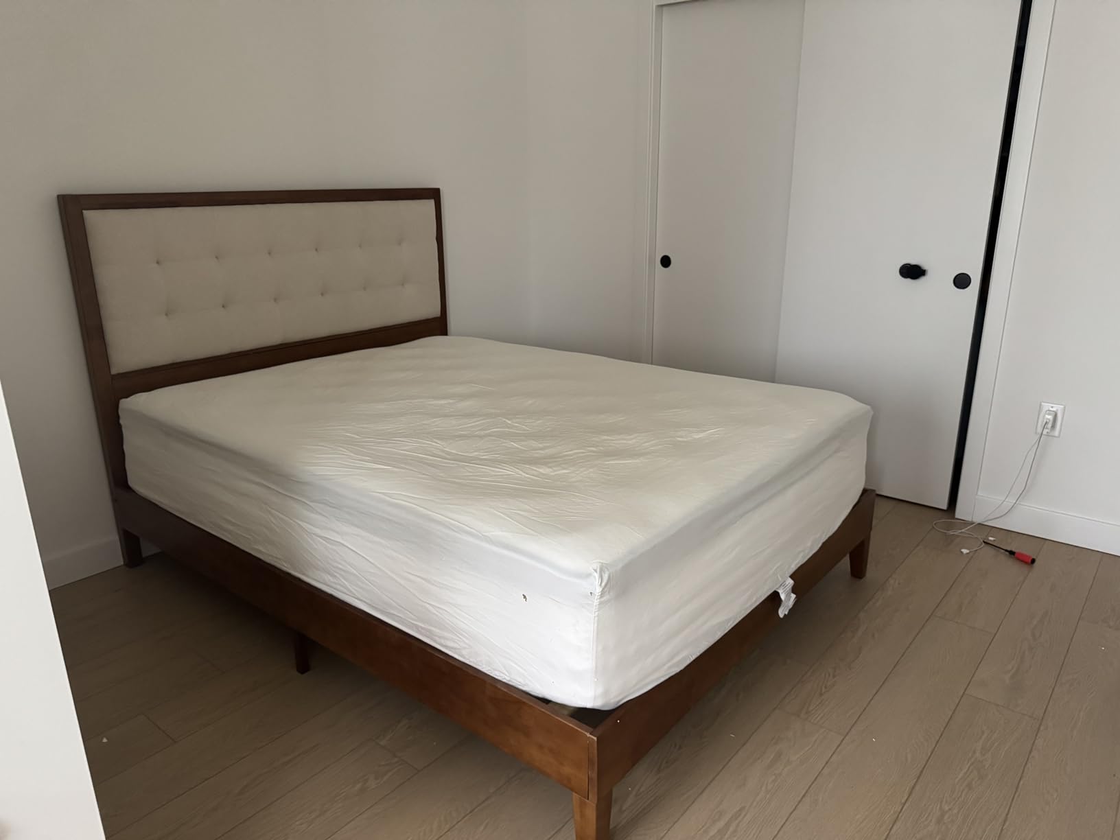 BedStory Queen Mattress, 14 Inch Cooling Gel Hybrid Bed for Side Sleepers & Couples, Extra Lumbar & Shoulder Support CertiPUR-US with 760+ Pocket Springs, Pain Relief Fiberglass-Free - Customer Photo 1