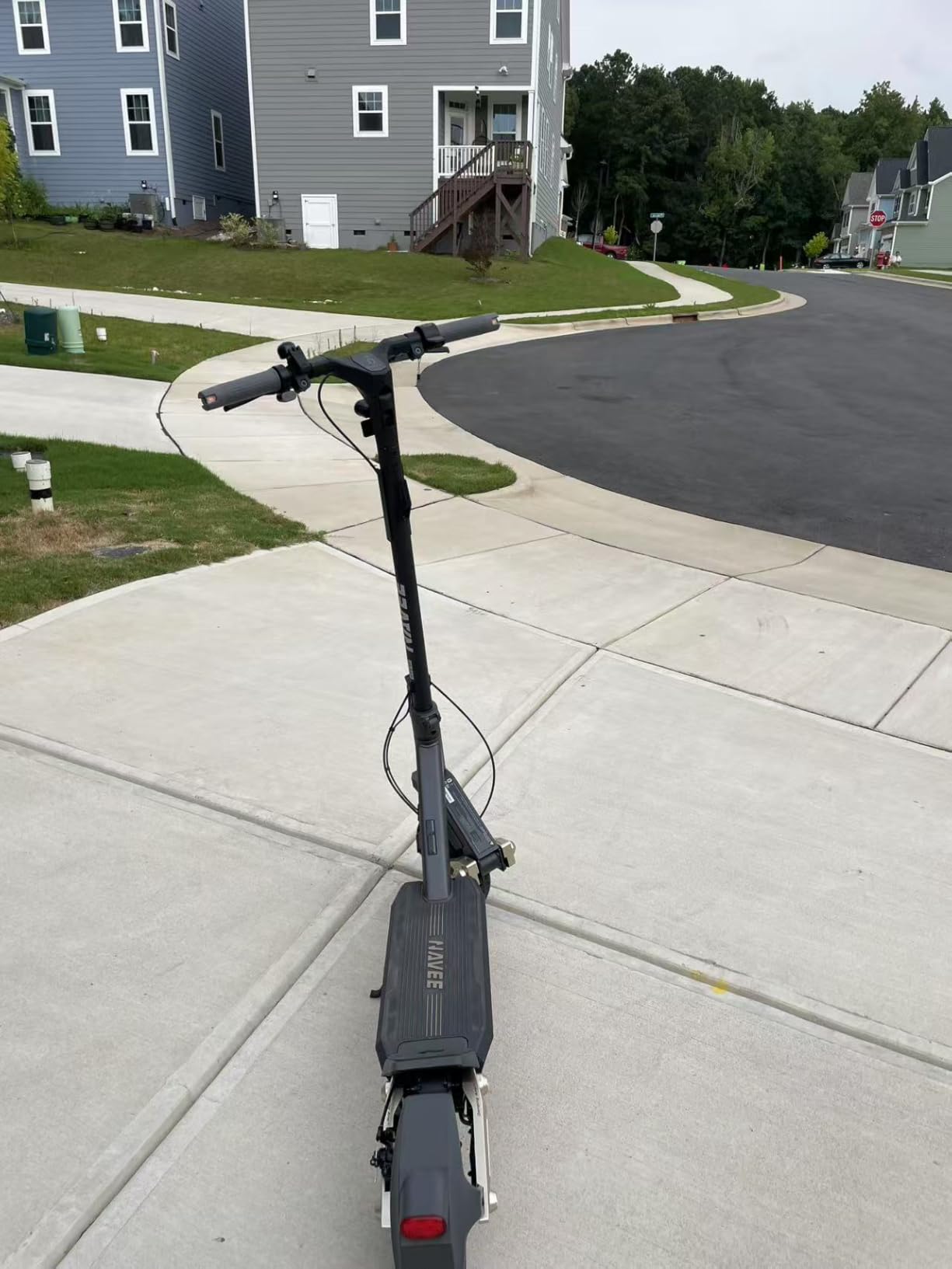 NAVEE GT3/ST3 Series Electric Scooter, 20/25 MPH Top Speed, 47/38/30 Miles Max Range, 1000W/1350W Motor with Dual Suspension, 10
