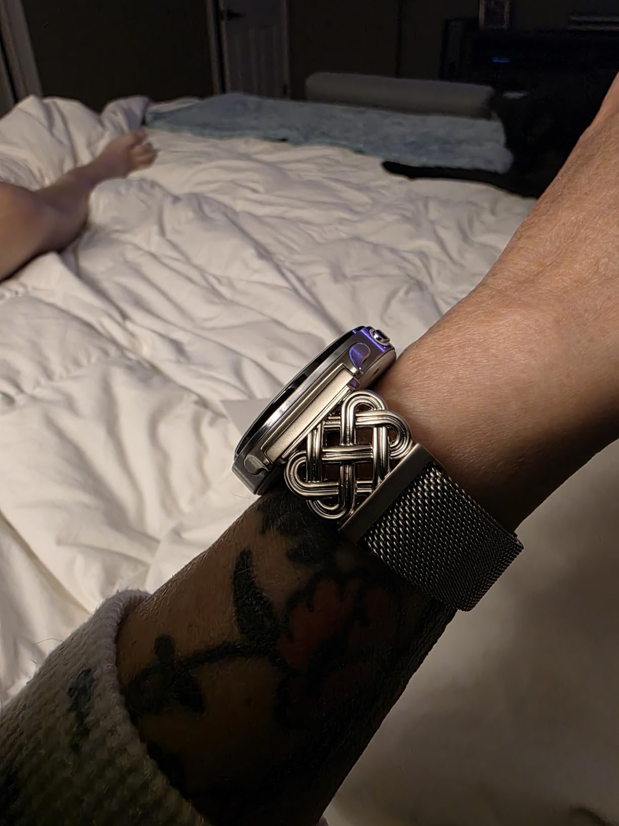 Samsung Galaxy Watch 8 (2025) 40mm Bluetooth Smartwatch, Cushion Design, Fitness Tracker, Sleep Coaching, Running Coach, Energy Score, Heart Rate Tracking, Graphite [US Version, 2 Yr Warranty] - Customer Photo 1