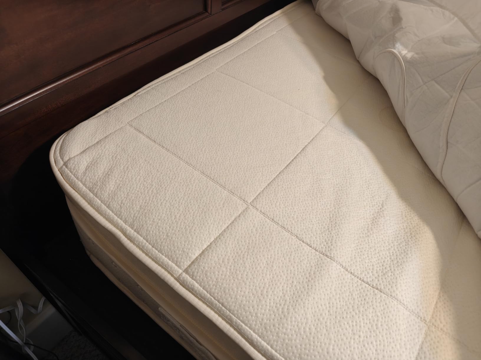 Awara Premier Luxury Hybrid Queen Mattress 12 Inch - Certified Organic Natural Latex - Sustainable New Zealand Wool - Fiberglass-Free - 365-Night Trial - Customer Photo 1