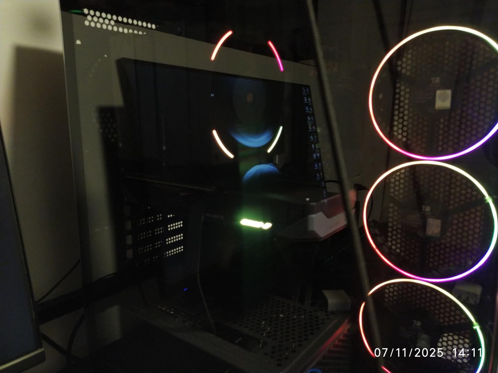 GIGABYTE Radeon RX 9060 XT Gaming OC 8G Graphics Card, PCIe 5.0 - Customer Photo 1