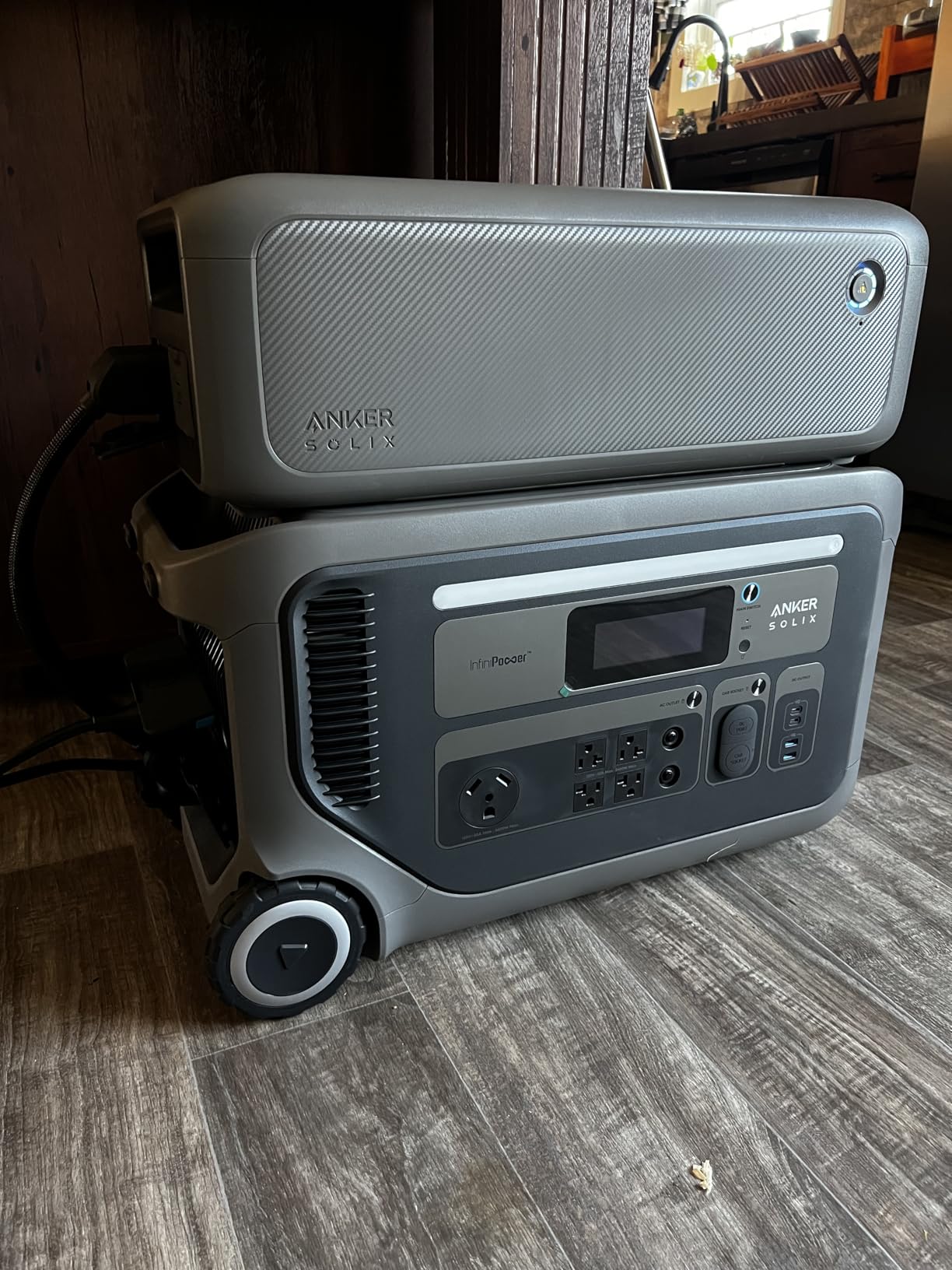 Anker SOLIX F3000 Portable Power Station and 400W Solar Panel, 3,072Wh, 6,000W Recharging, Solar Generator for Home Use, Expandable to 24kWh, For Outages, Camping, RVs, and Emergencies - Customer Photo 2