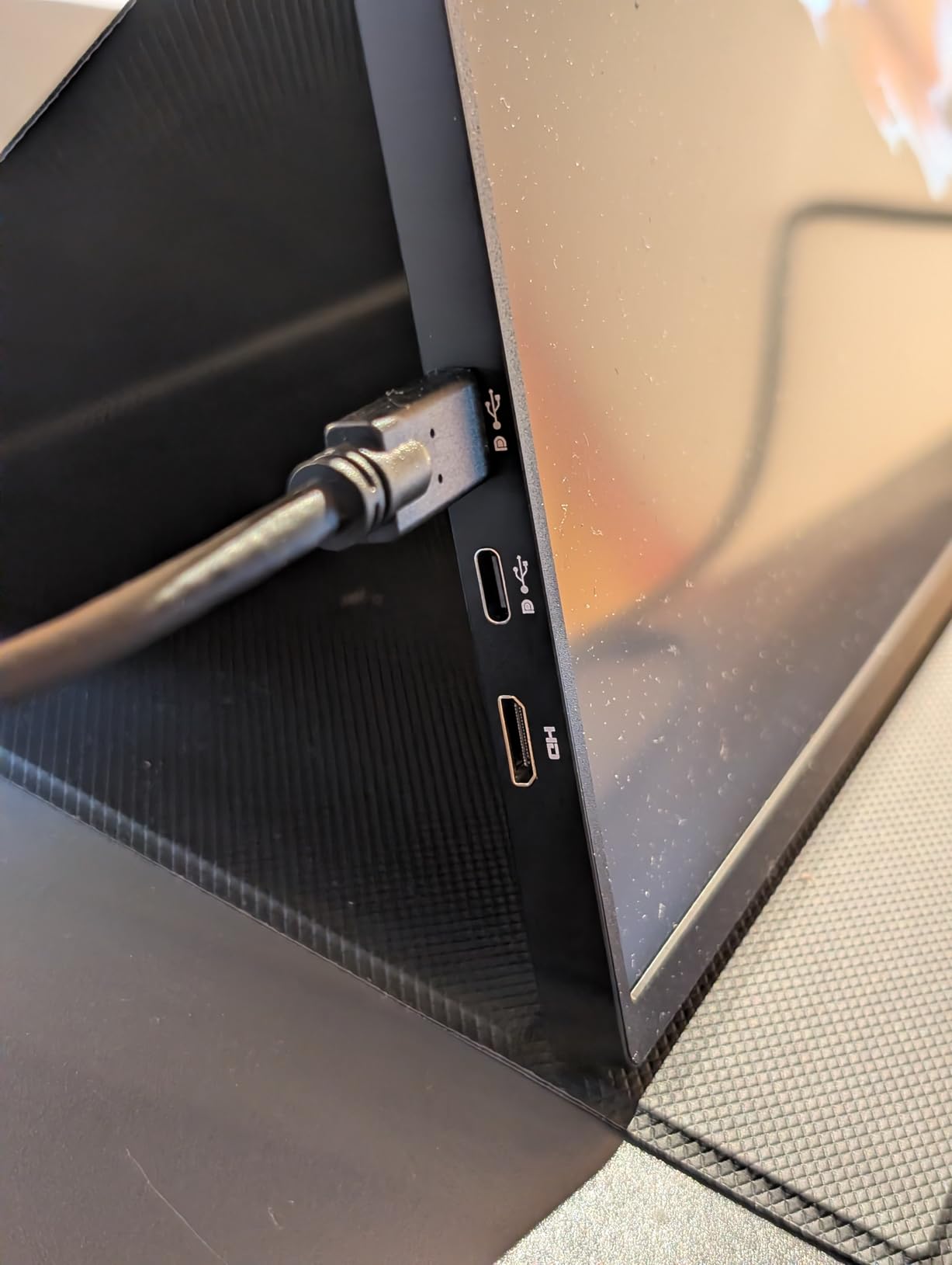 Newsoul 4K Portable Monitor 1200Nits Ultra Bright 16'' Laptop Monitor 2000:1 Contrast Fast IPS Matte Screen with USB-C HDMI VESA, Slim External Screen for Laptop/Phone/Game Console/Office/Travel Customer Review Newsoul 4K Portable Monitor 1200Nits Ultra Bright 16'' Laptop Monitor 2000:1 Contrast Fast IPS Matte Screen with USB-C HDMI VESA, Slim External Screen for Laptop/Phone/Game Console/Office/Travel - Customer Photo 2