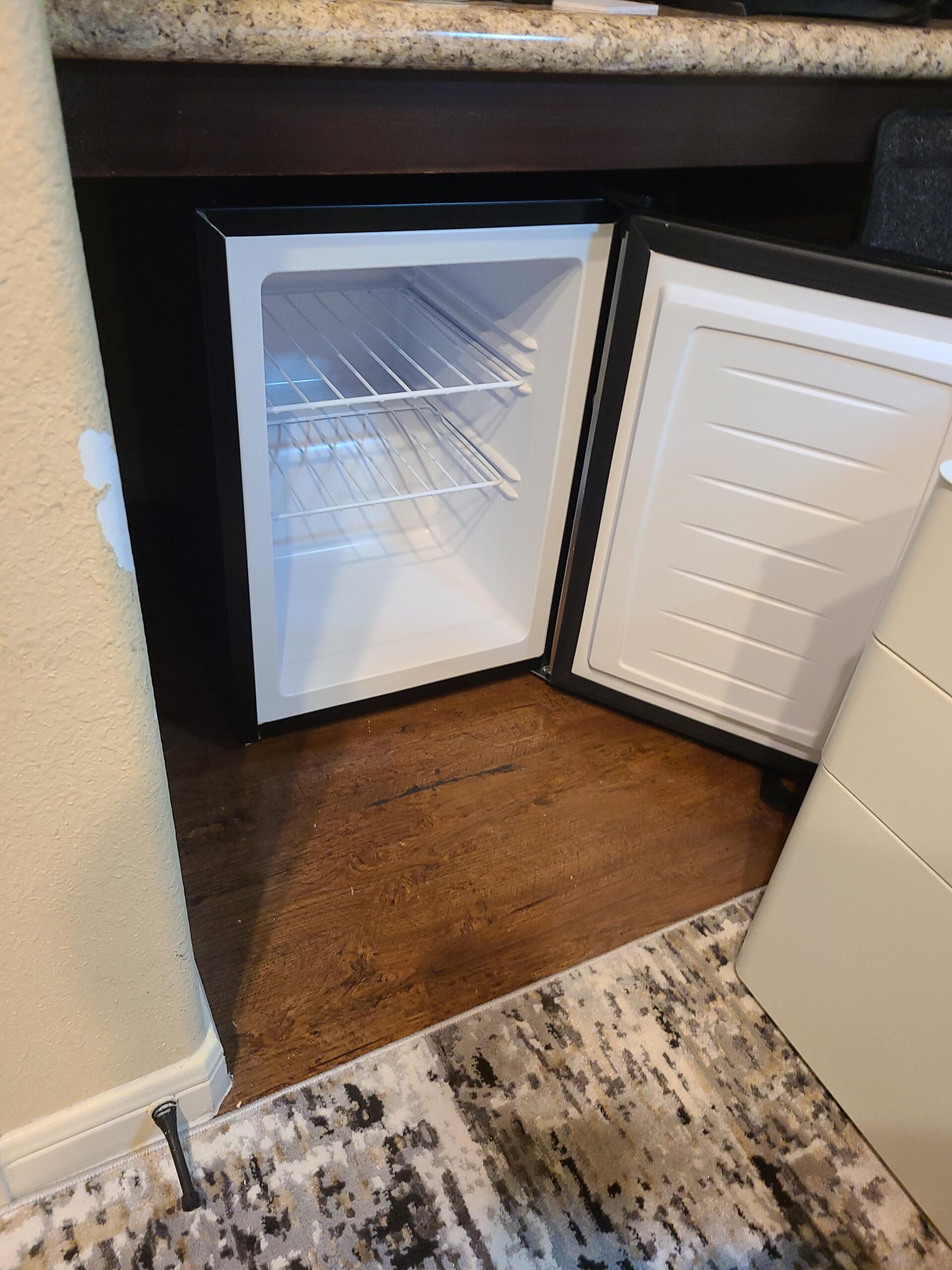 EUHOMY 3.5 Cu.Ft Chest Freezer with Wheels, Small Deep Freezer Adjustable 7 Thermostat, Quiet Mini Freezer Free-Standing Top Door, Energy Saving for Apartment/Garage/Basement/Dorm/Home, New Black - Customer Photo 1