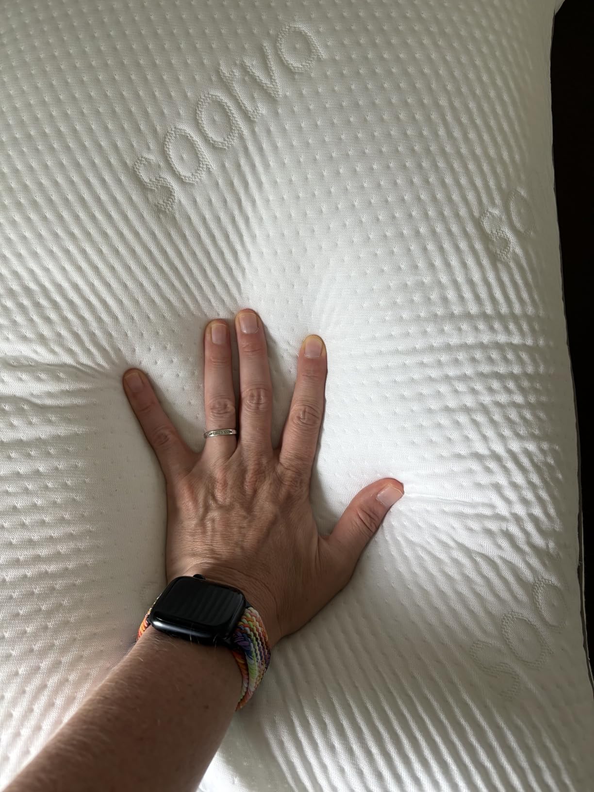 Saatva Cloud Memory Foam Pillow - Gel-Infused Shredded Memory Foam Fill - Lofty & Contouring Pillow - for Any Sleep Position - 1 Pack, Queen (28