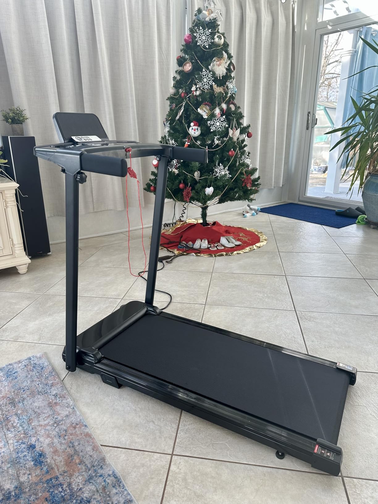 Treadmill with Incline,3.0HP Small Treadmills for Home,Portable Electric Treadmill with Handles,Lightweight Walking Pad,Compact Running Treadmills,Walking Pad with Handle,300LBS Capacity - Customer Photo 2