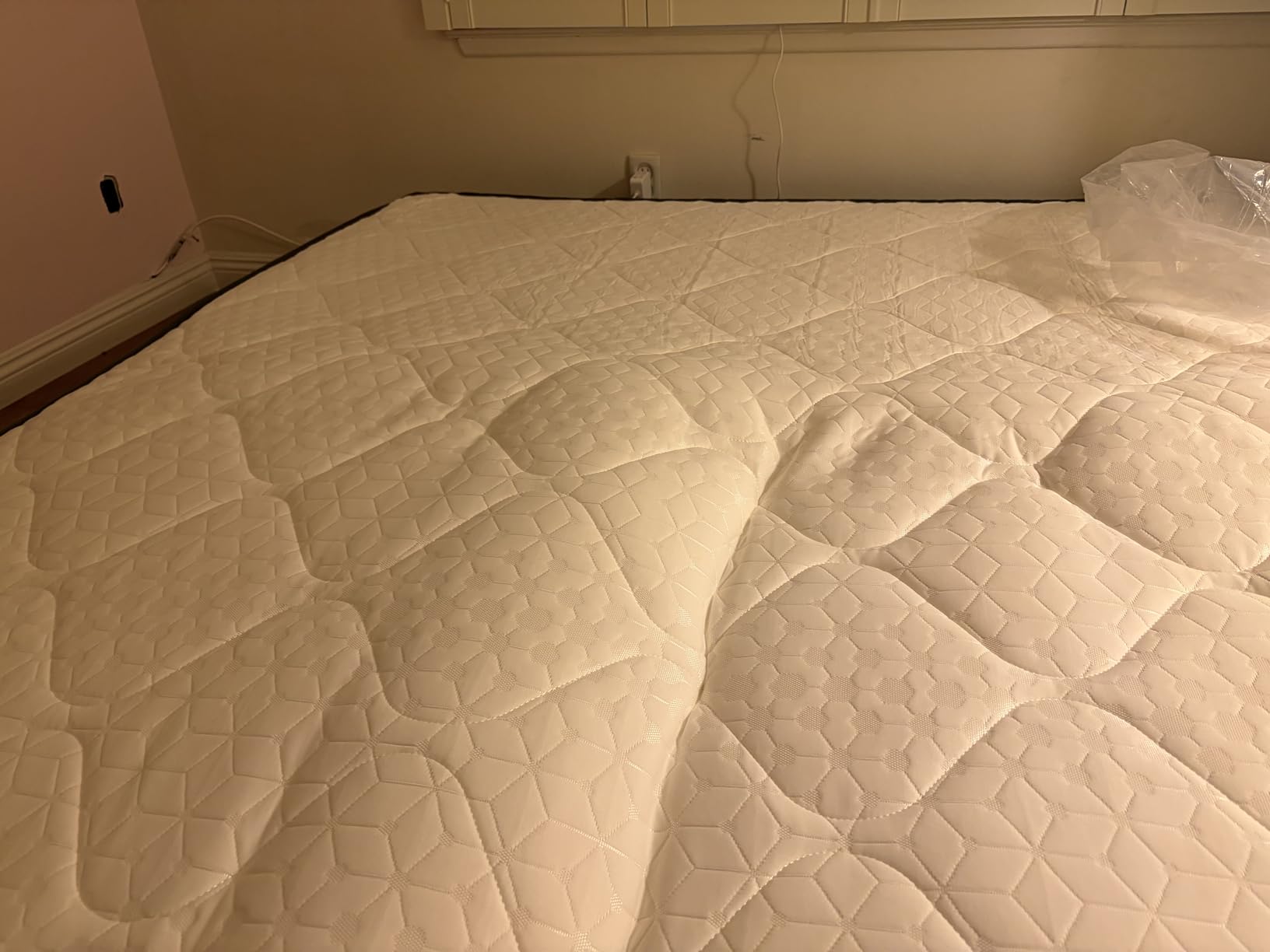 Firm Queen Mattress, 14 Inch Hybrid Bed Mattresses for Back Pain Relief Extra Lumbar Support Motion Isolation with 760+ Pocket Springs, Fiberglass-Free 365 Night Trial - Customer Photo 2