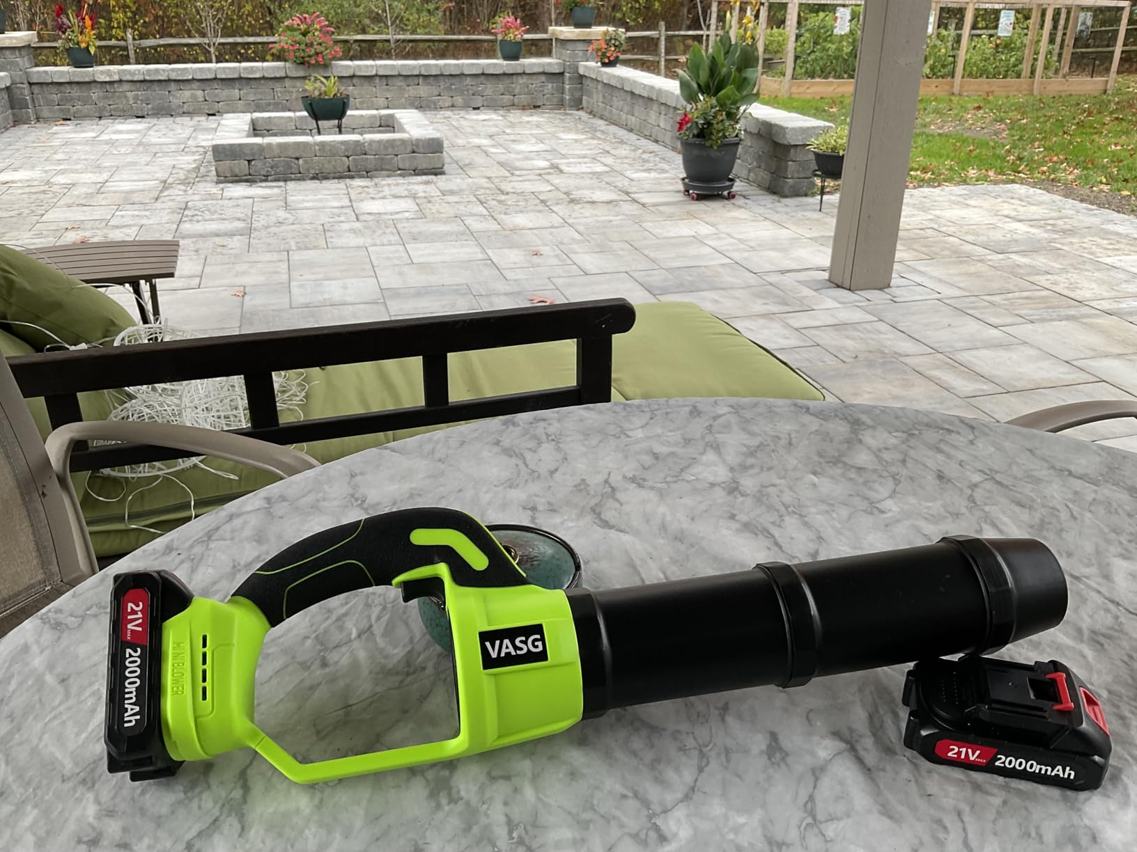 VASG Leaf Blower Cordless, 3 x 21V Batteries & Fast Charger Set, Variable Speed Mode, Lightweight Handheld Electric Leaf Blower for Lawn Care, Yard, Garden, Patio & Outdoor Cleanup - Customer Photo 1