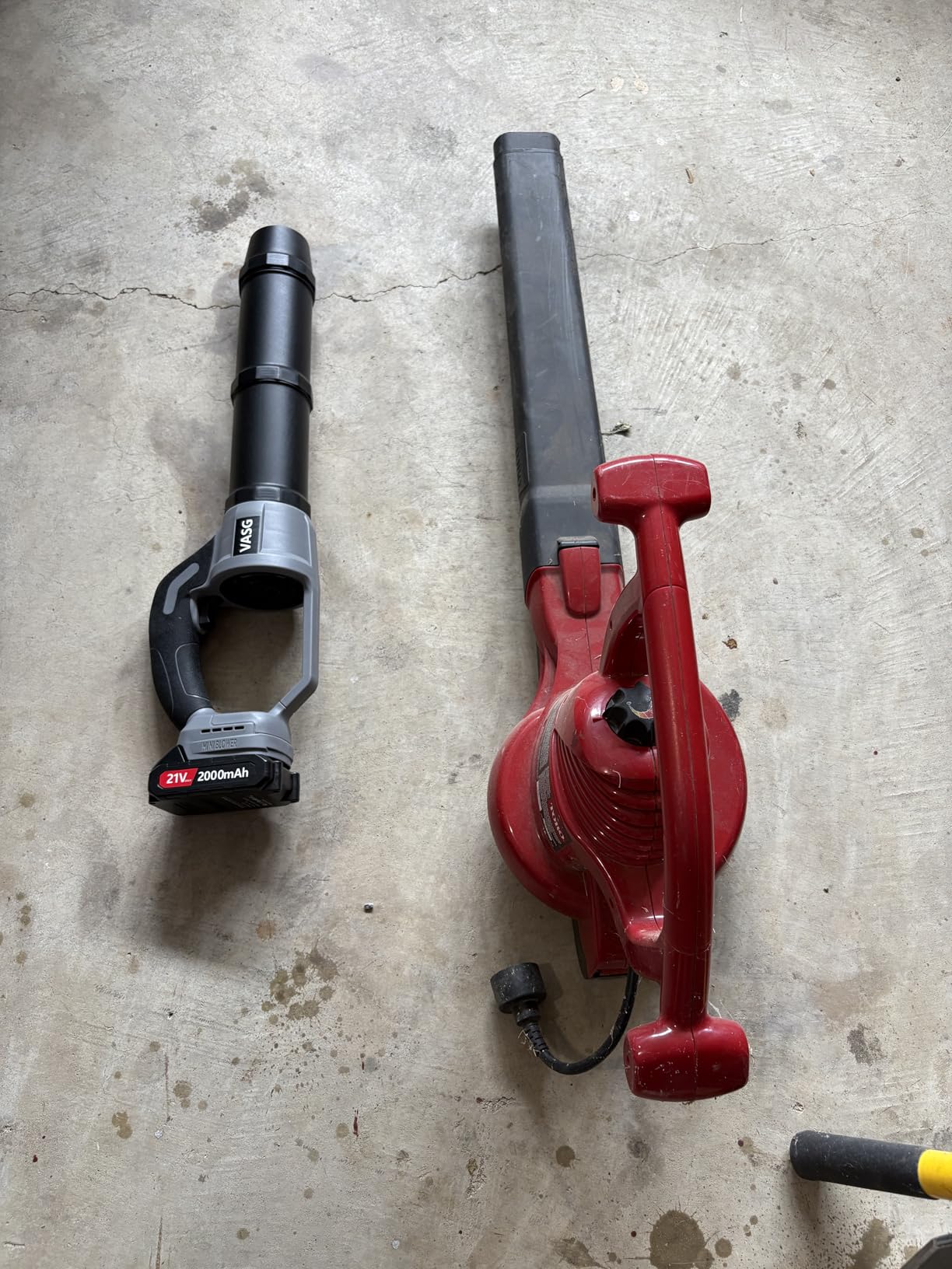 VASG Leaf Blower Cordless, 3 x 21V Batteries & Fast Charger Set, Variable Speed Mode, Lightweight Handheld Electric Leaf Blower for Lawn Care, Yard, Garden, Patio & Outdoor Cleanup - Customer Photo 2