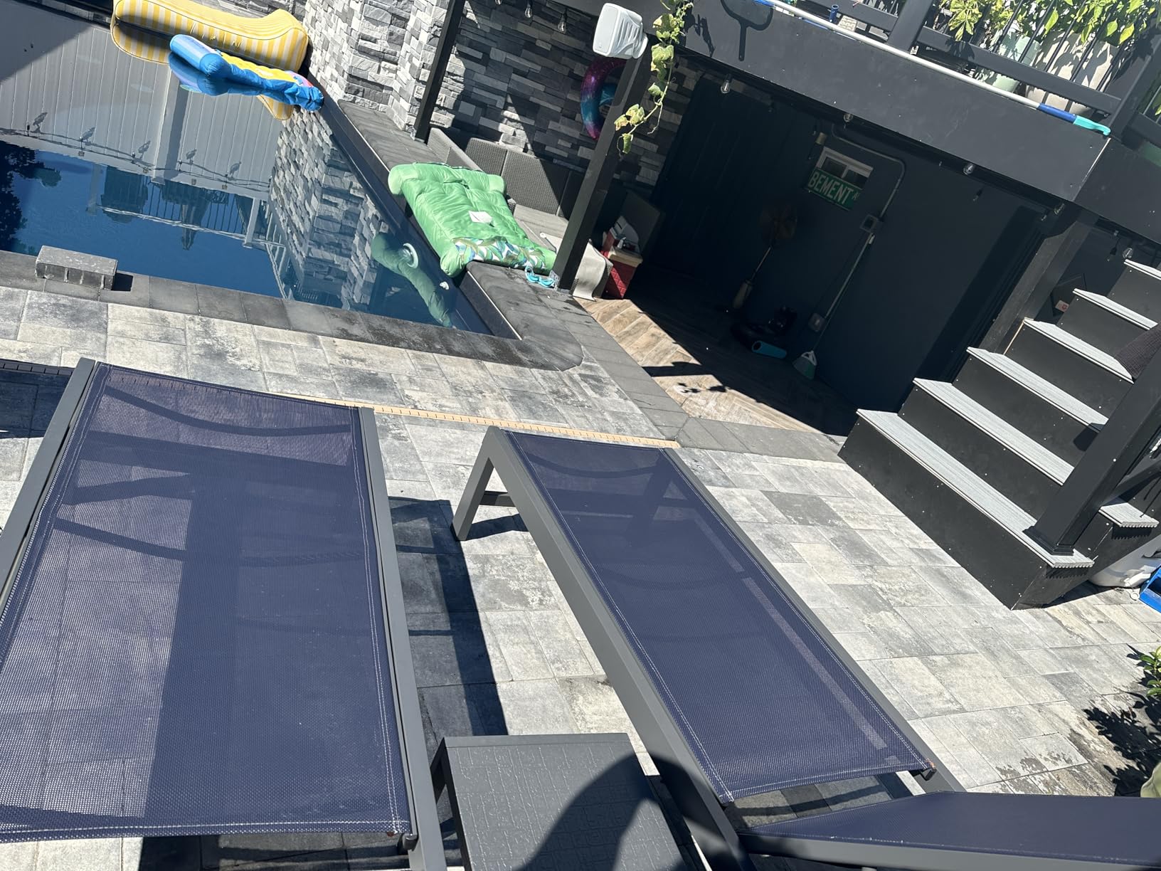 PURPLE LEAF Chaise Lounge Chair with Wheels for Outside 4 Pieces Aluminum Outdoor Lounge Chairs with 5 Adjustable Position Recliner for Patio Beach Yard Pool Side Table Included Grey - Customer Photo 1