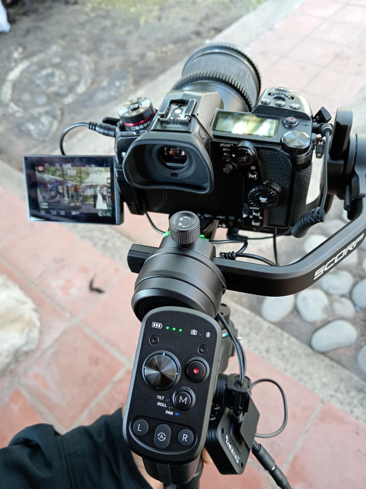 FeiyuTech SCORP-C2 AI Face Tracker Camera Gimbal,3-Axis Stabilizer for DSLR/Mirrorless Camera,for Sony Canon Panasonic Nikon Fujifilm Sigma BMPCC,Native Vertical Shoot,Max 7.72lbs,Smart Track Customer Review FeiyuTech SCORP-C2 AI Face Tracker Camera Gimbal,3-Axis Stabilizer for DSLR/Mirrorless Camera,for Sony Canon Panasonic Nikon Fujifilm Sigma BMPCC,Native Vertical Shoot,Max 7.72lbs,Smart Track - Customer Photo 1