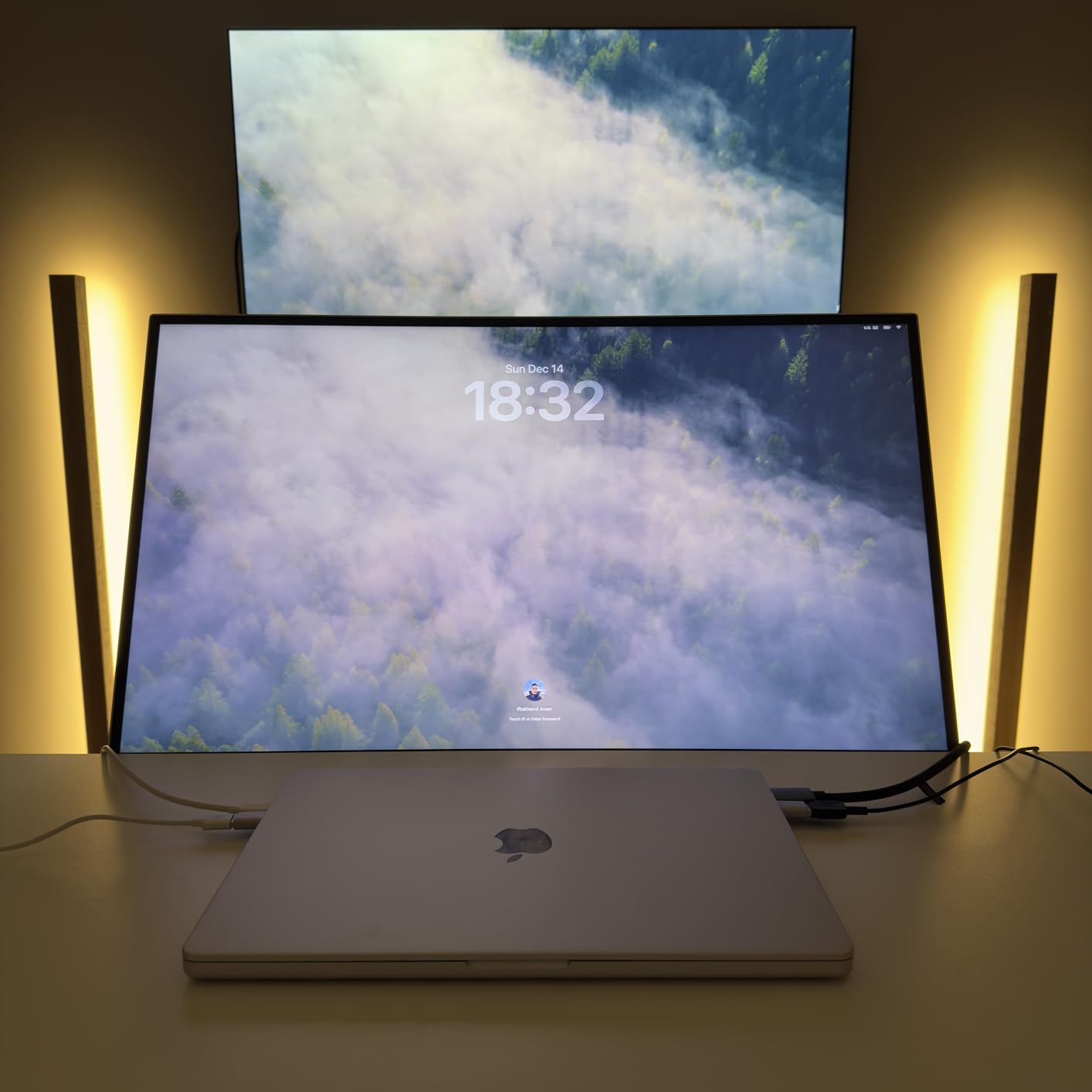 LG 40U990A-W 40-inch Ultrafine 5K2K WUHD (5120 x 2160) Nano IPS Curved Monitor, Thunderbolt 5, DisplayHDR 600, Built-in Power, Speaker, 120Hz, HDMI 2.1, DP 2.1, USB C, Tilt/Height/Swivel Stand, White - Customer Photo 3