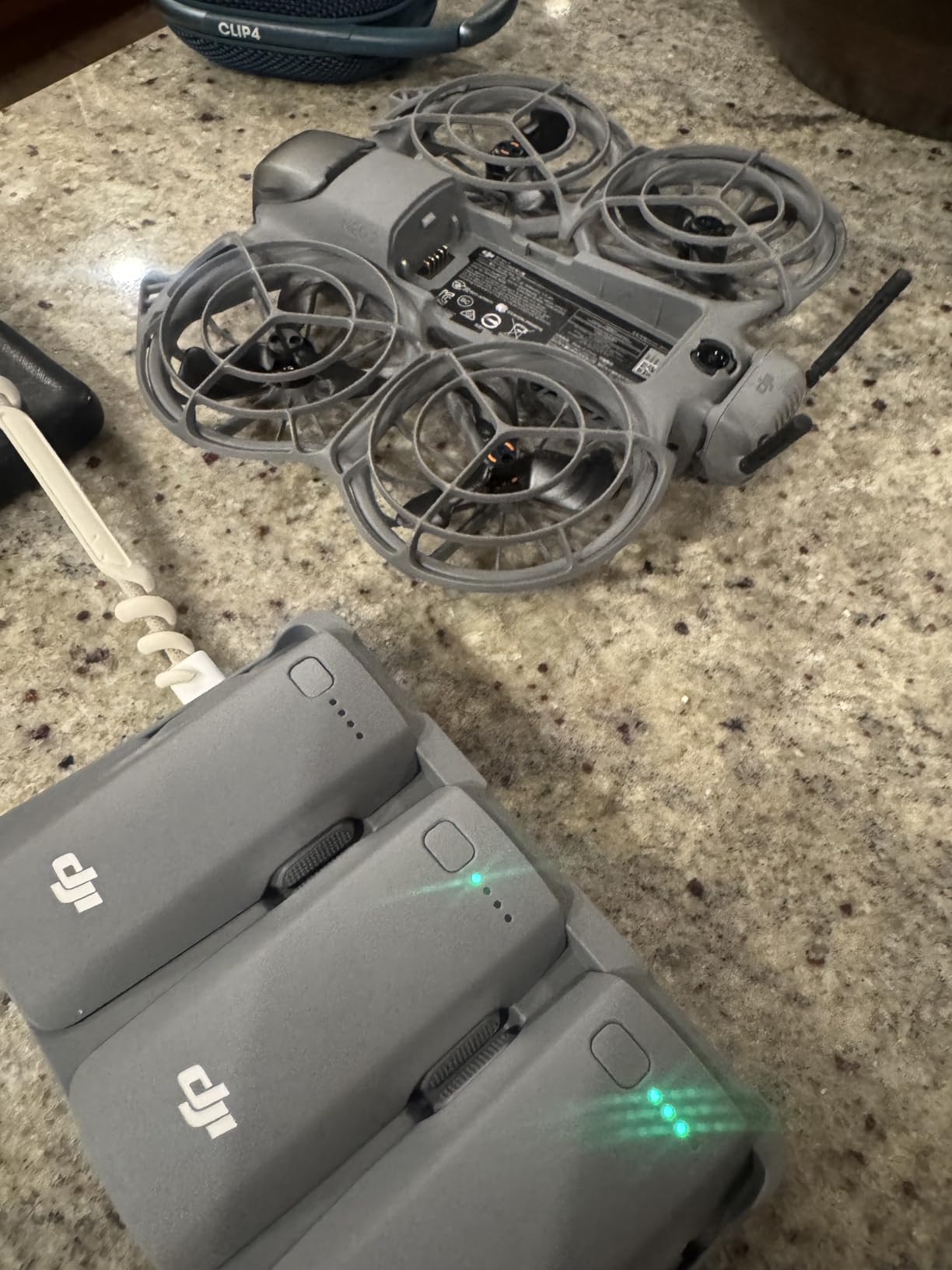 DJI Neo 2 (Drone Only), Lightweight & Foldable 4K Drone With Camera, Palm Takeoff & Landing, Gesture Control, ActiveTrack, Omnidirectional Obstacle Sensing customer photo 1