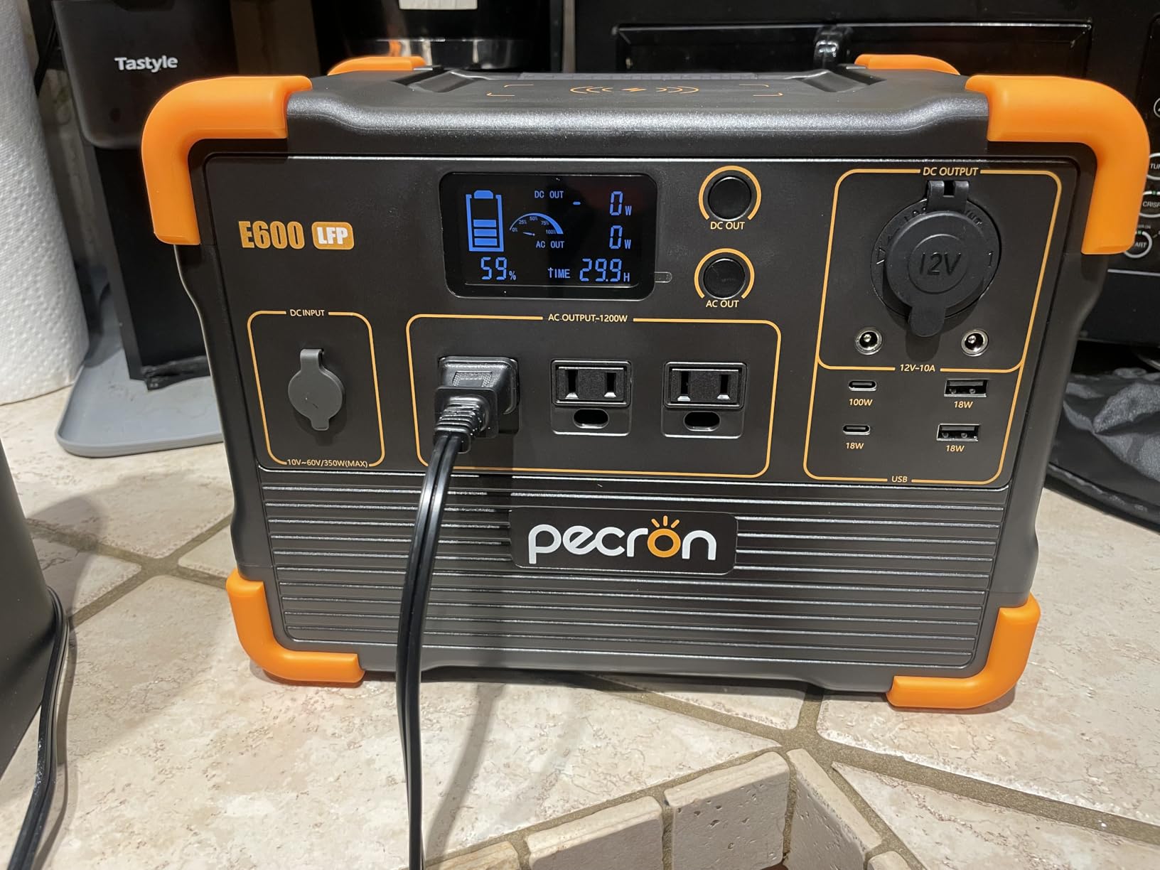 Pecron E600LFP Portable Power Station (2025 New), 614Wh LiFePO4 Battery Backup, 1200W AC Outlet/Max 100W USB-C Output, Solar Generator(Solar Panel Optional) for Camping, Emergency, Home, RV (No UPS) - Customer Photo 1
