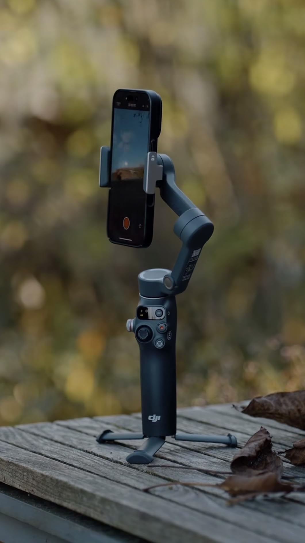 DJI Osmo Mobile 8 Gimbal Stabilizer for Phone, AI Native Tracking with Audio & Lighting, 360° Pan Rotation, Built-in Extension Rod & Tripod, 10h Battery, Extension Rod, Robust 3-Axis Stabilization Customer Review DJI Osmo Mobile 8 Gimbal Stabilizer for Phone, AI Native Tracking with Audio & Lighting, 360° Pan Rotation, Built-in Extension Rod & Tripod, 10h Battery, Extension Rod, Robust 3-Axis Stabilization - Customer Photo 3