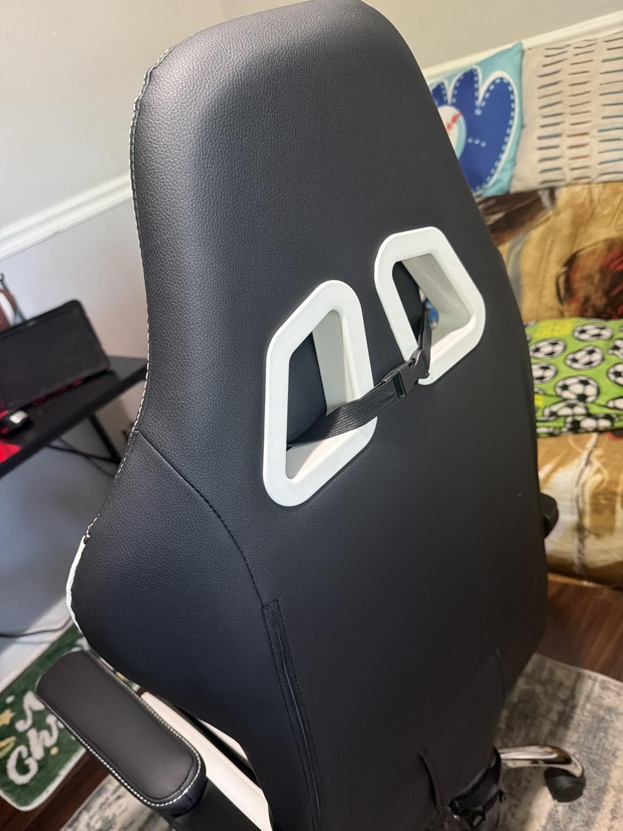 Dowinx Ergonomic Gaming Chair with Footrest, Heavy Duty 330lbs Office Chair, Massage Lumbar Support, Adjustable Height & Headrest Pillow, Comfortable for Back Pain Relief Streaming Long Gaming White - Customer Photo 2