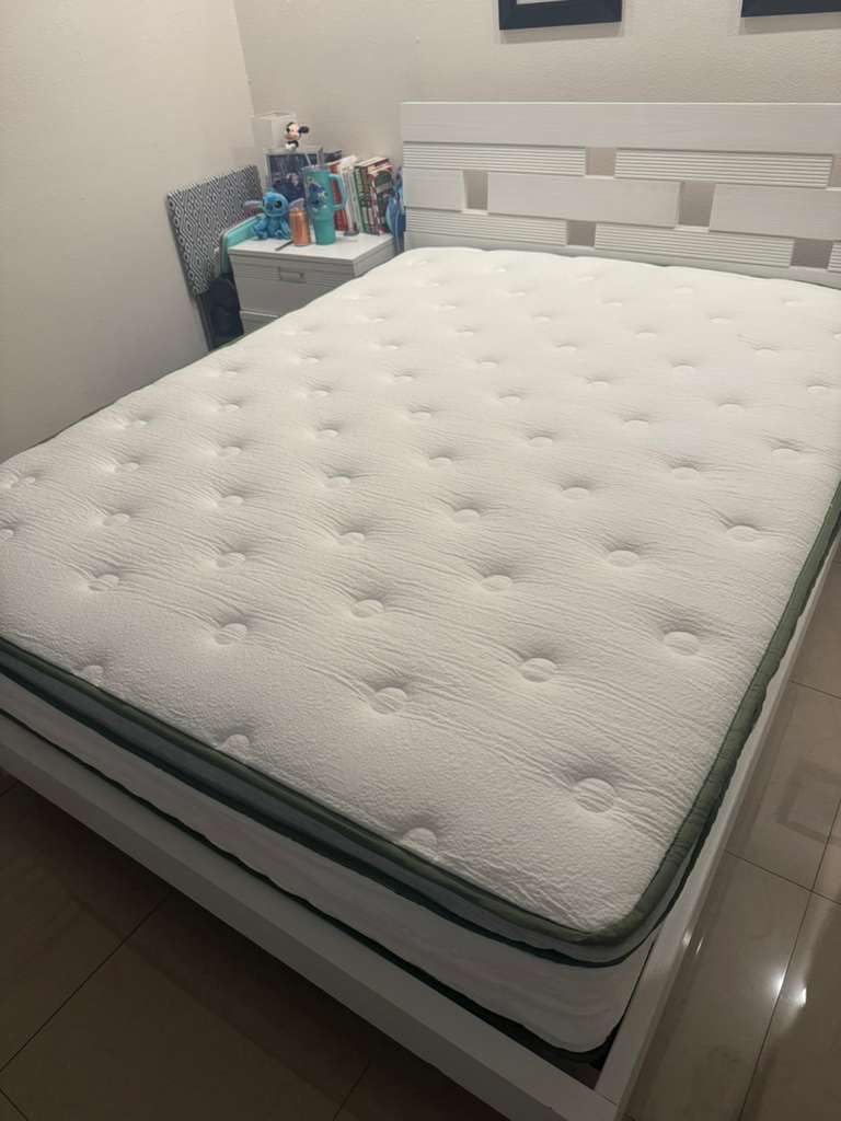 Queen Mattress 12 Inch Hybrid Memory Foam Mattress in a Box with Individual Pocket Innerspring for Motion Isolation & Pressure Relief, Edge Support, Medium Firm - Customer Photo 3