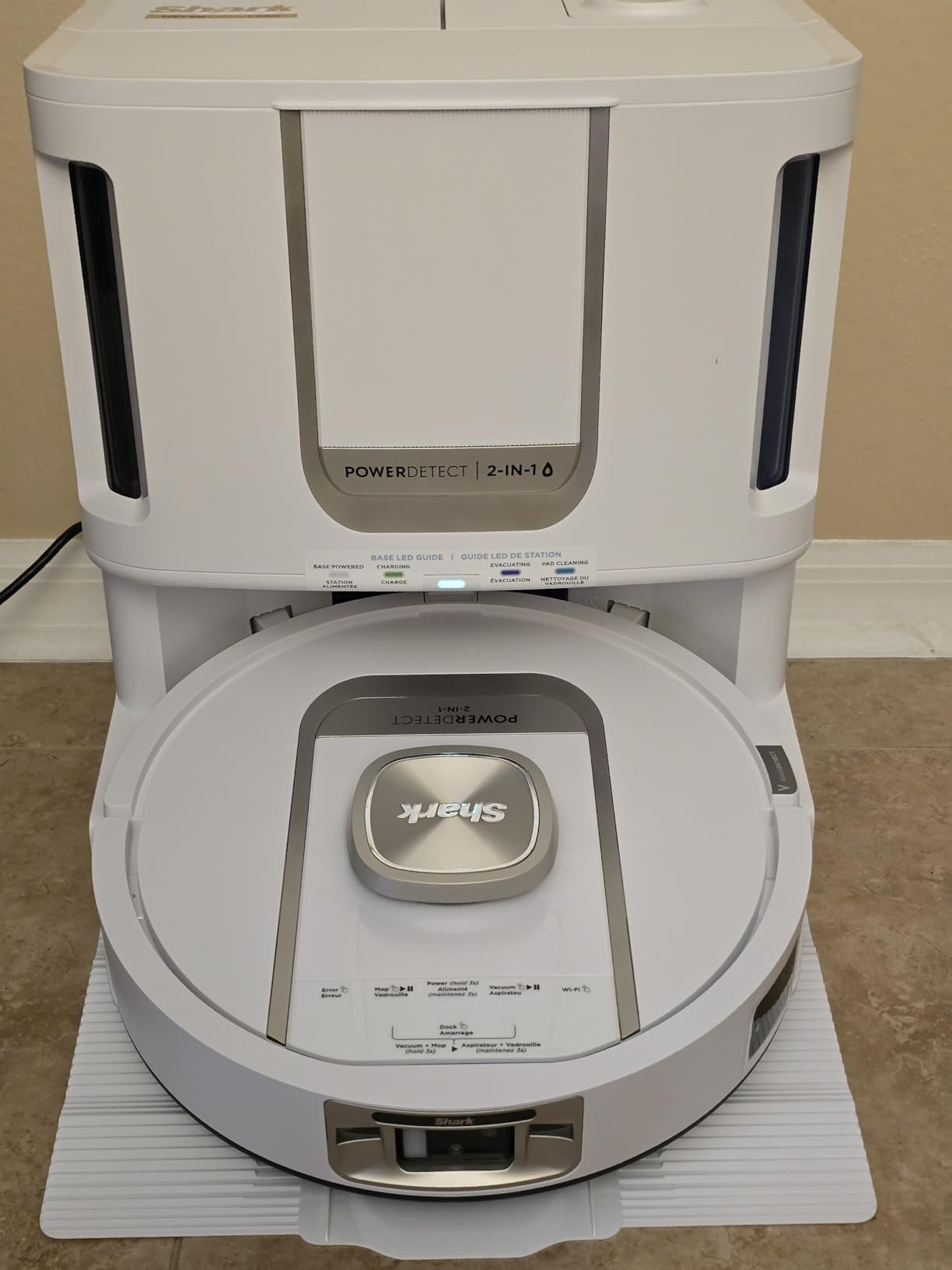 Shark Robot Vacuum & Mop Combo, PowerDetect ThermaCharged NeverTouch Pro, Self-Emptying, Self-Refill with Heated Mop Cleaning, 60-Day Capacity, 30-Day Tank, 6 Power Detect Technologies, Black, RV2920XE - Customer Photo 2