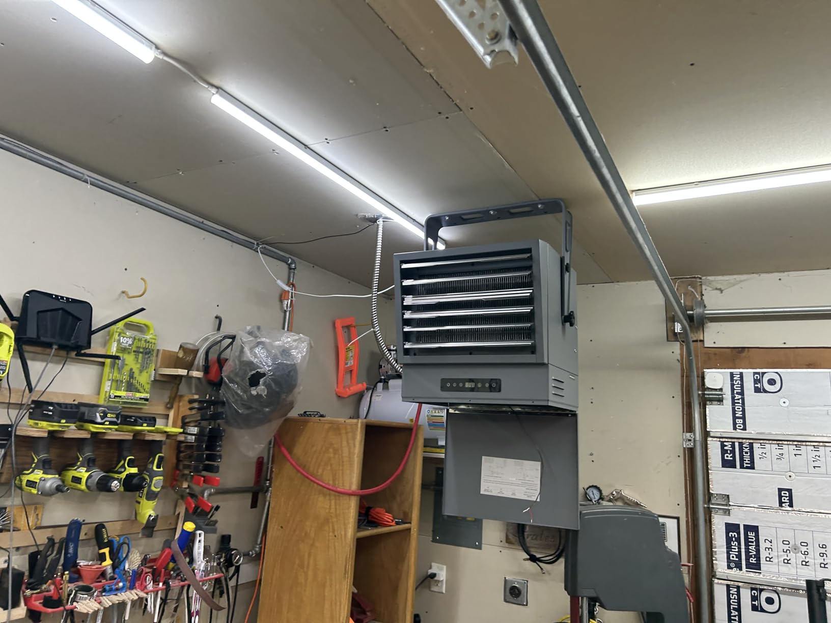 InoKraft 7,500W Electric Garage Heater, Wire: 8 AWG, Plug: NEMA 14-50P, Remote, Ceiling Mount, Digital Thermostat, 240 Volt, 24-Hour Timer, Overheat Protection, ECO Mode, Ideal for Garage Customer Review InoKraft 7,500W Electric Garage Heater, Wire: 8 AWG, Plug: NEMA 14-50P, Remote, Ceiling Mount, Digital Thermostat, 240 Volt, 24-Hour Timer, Overheat Protection, ECO Mode, Ideal for Garage - Customer Photo 1