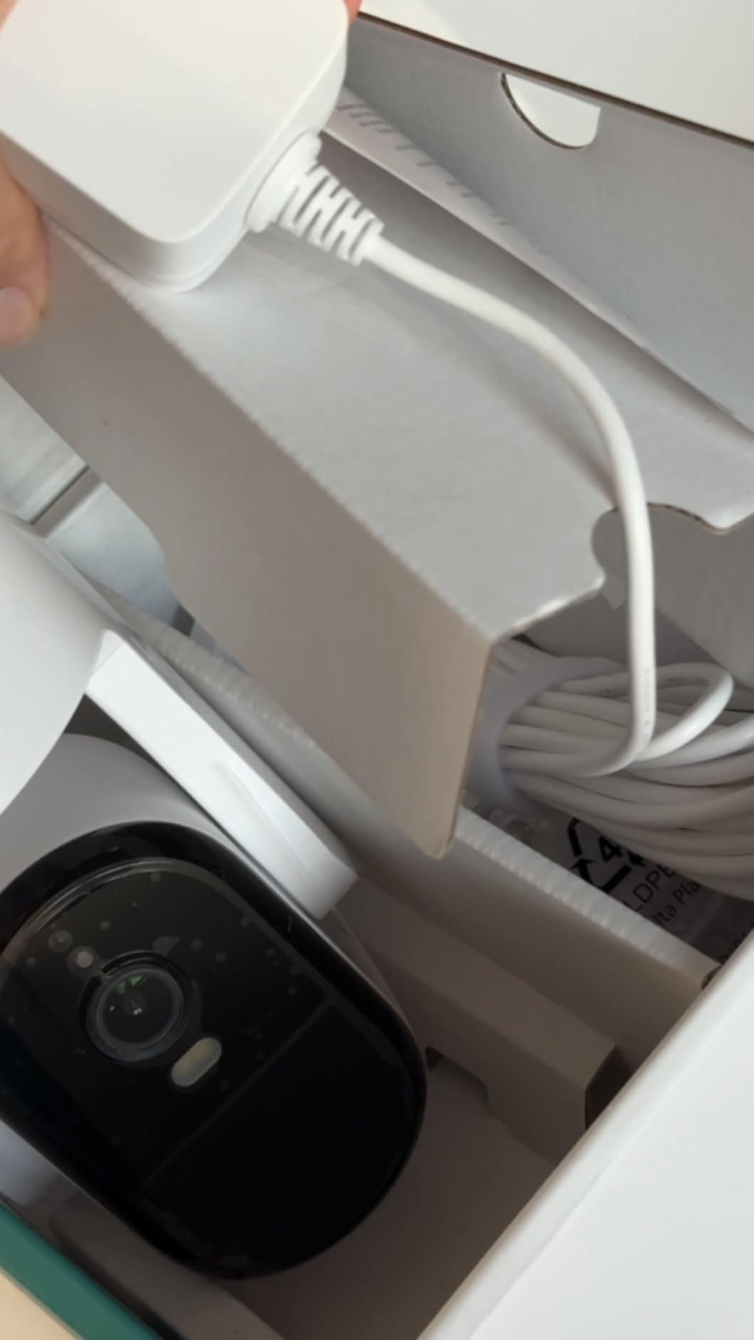 Arlo Essential Pan Tilt Security Camera 2K - Wired Plug-in Power Outdoor Camera, Person Recognition, Package Detection, Animated Preview, 1-Month Trial of Secure Plan, Auto Motion Tracking, 1 Cam Customer Review Arlo Essential Pan Tilt Security Camera 2K - Wired Plug-in Power Outdoor Camera, Person Recognition, Package Detection, Animated Preview, 1-Month Trial of Secure Plan, Auto Motion Tracking, 1 Cam - Customer Photo 2