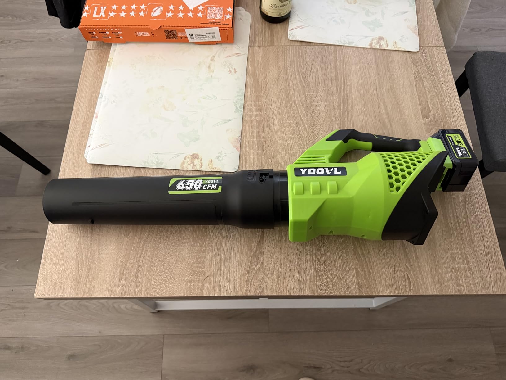 Leaf Blower Cordless, 650CFM Electric Leaf Blowers with 2 x 5.2Ah Batteries and Charger, 3 Speed Modes, 1 x Adjustable Shoulder Strap, Powerful Blowers for Lawn Care, Patio, Dust, Blowing Leaves - Customer Photo 2