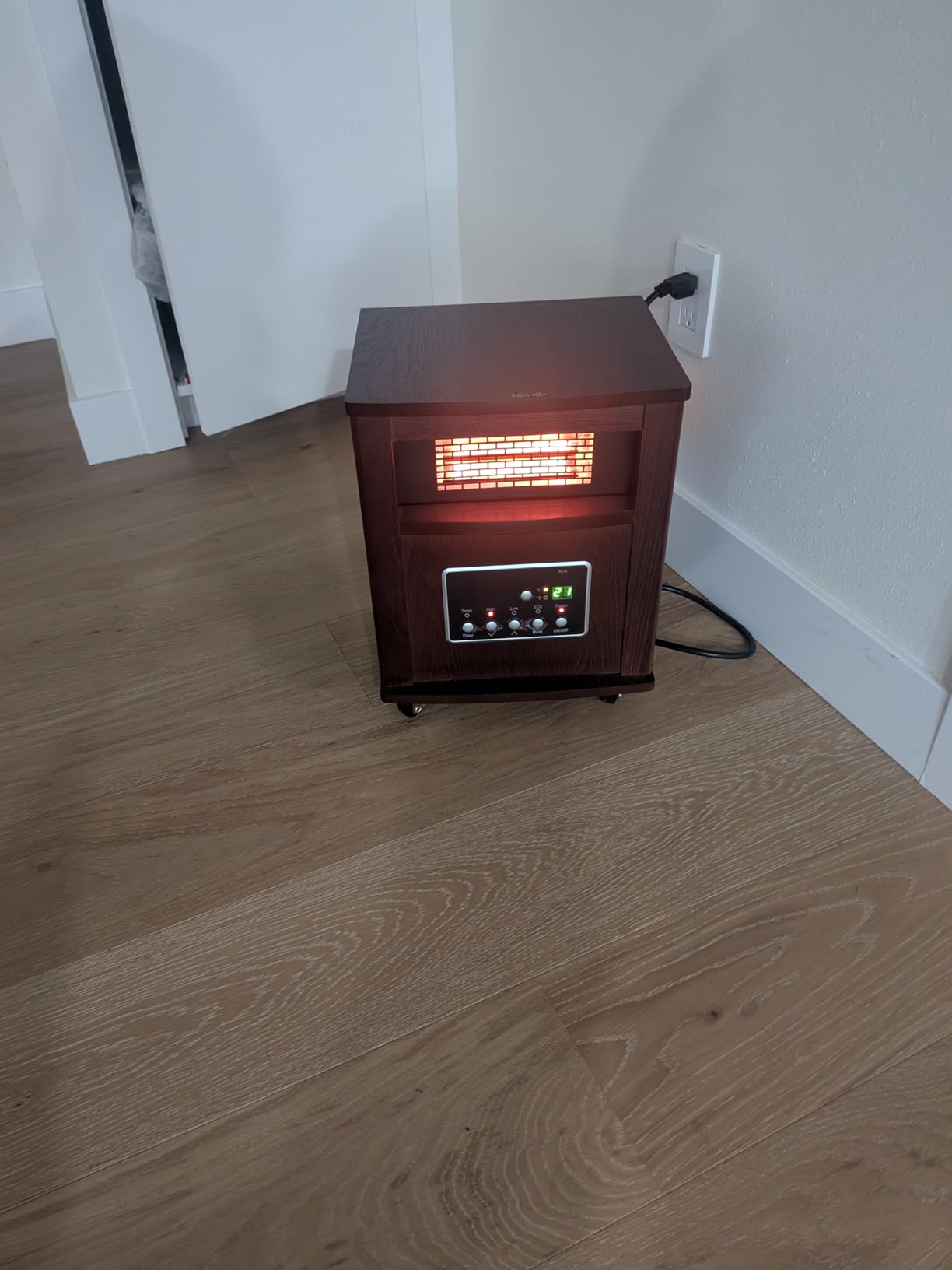 Oylus Infrared Space Heater for Indoor Use - 1500W Portable Box Heater with Wood Cabinet, Remote Control & 12H Timer - Customer Photo 1