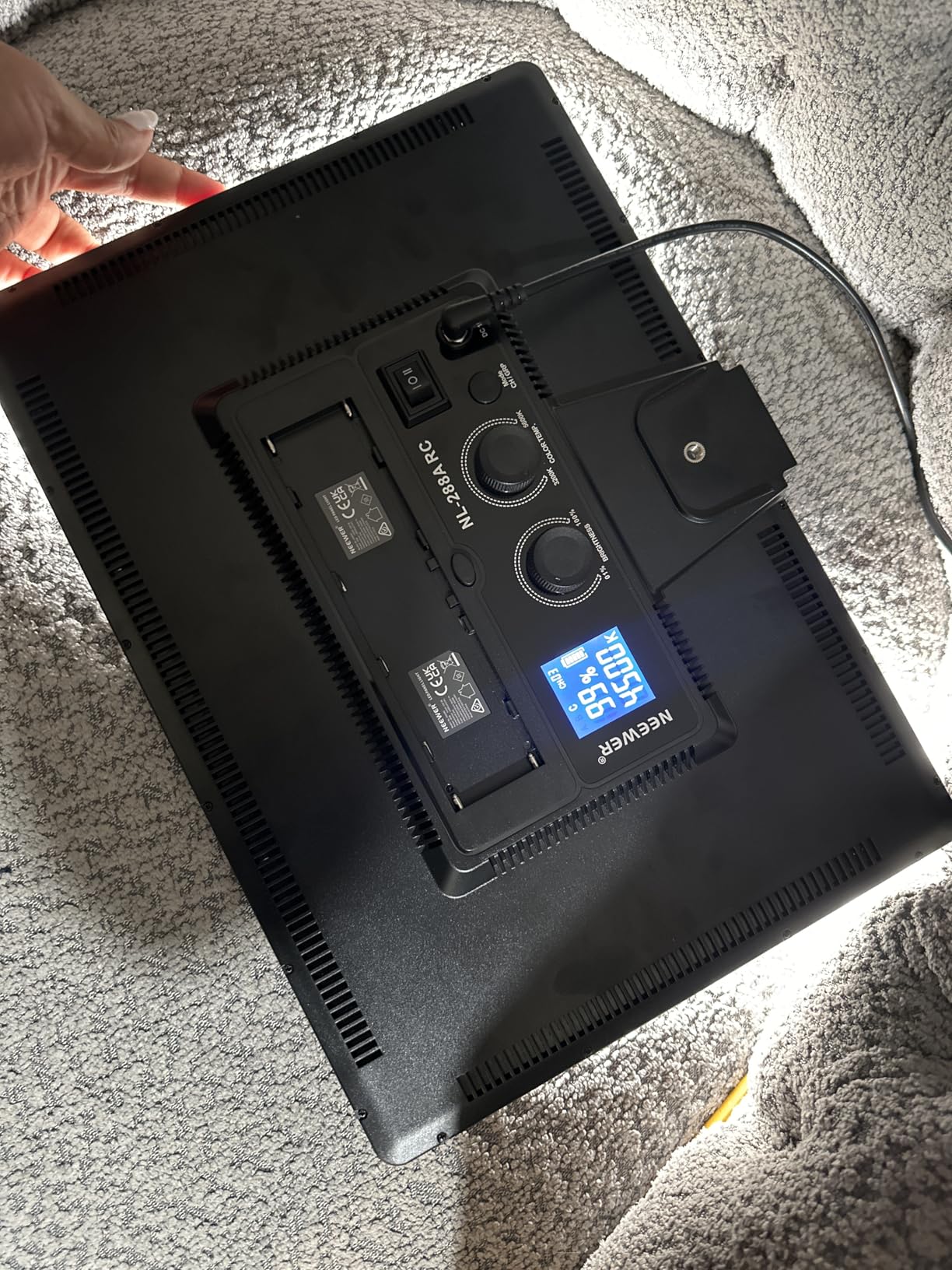 NEEWER Basics 9 NEEWER Basics 9