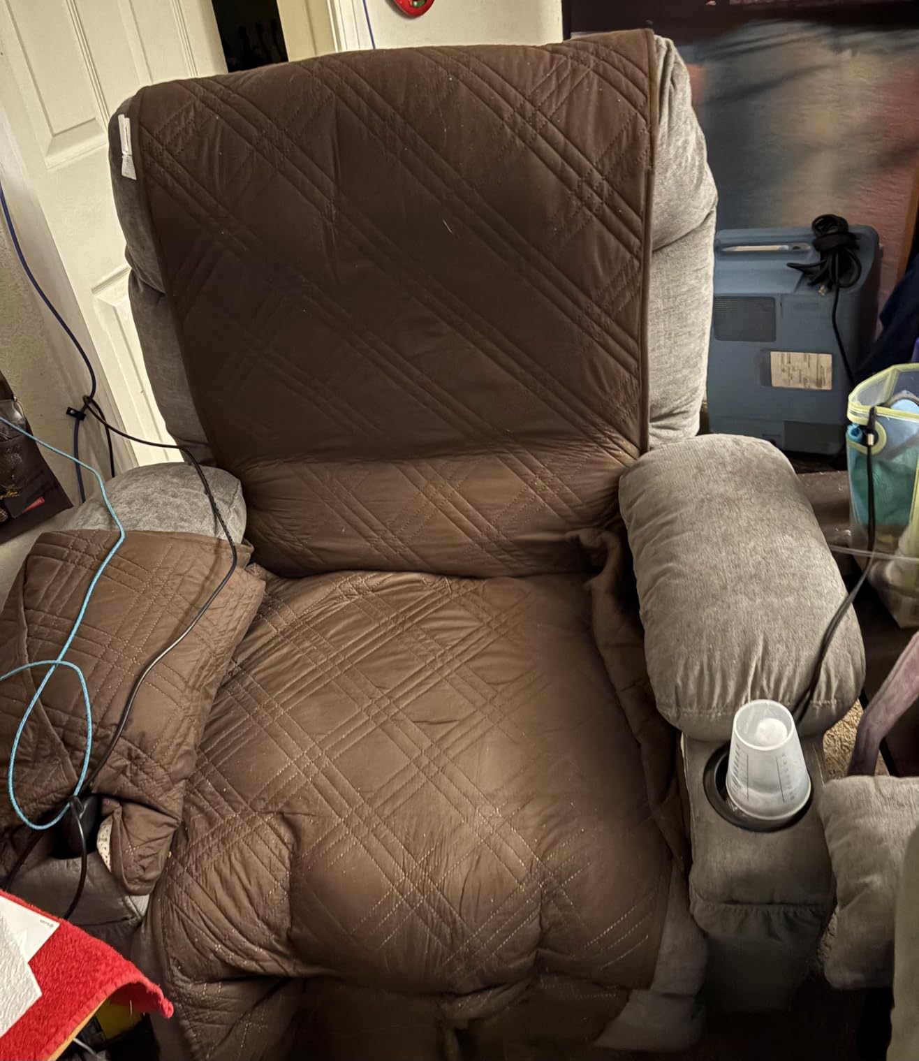 Power Lift Recliner Chair for Elderly with Vibration Massage and Lumbar Heating, Electric Lift Recliner Single Sofa with Side Pocket, Two Cup Holders and USB Charge Port for Living Room - Customer Photo 2