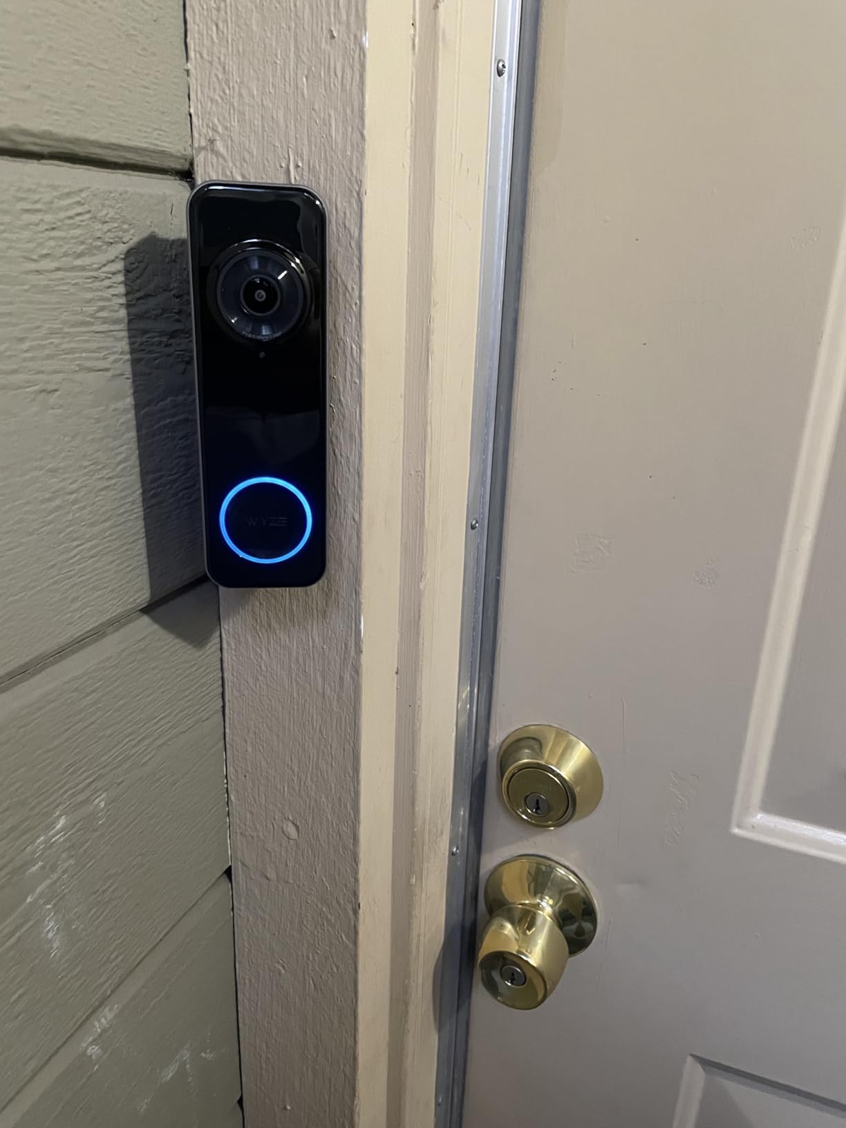 Wyze Battery Video Doorbell Wireless Camera, 1536x1536 HD+ with Color Night Vision, 2-Way Audio, 1:1 Head-to-Toe View, Person/Vehicle/Package Monitor, Wire-Free/Wired Option, 1 Minute Easy Setup - Customer Photo 1