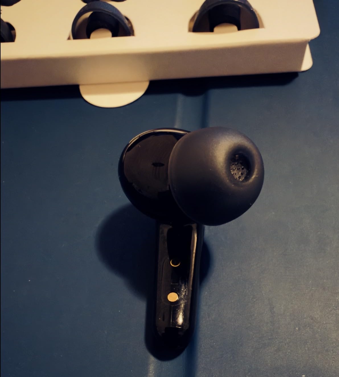 Soundcore P31i by Anker, Real-Time Adaptive Noise Cancelling, Hi-Res Sound, Translation Earbuds, 50H Playtime, Wireless Earbuds, Bluetooth Earphones, Spatial Audio, Fast Charging, IP55 - Customer Photo 5