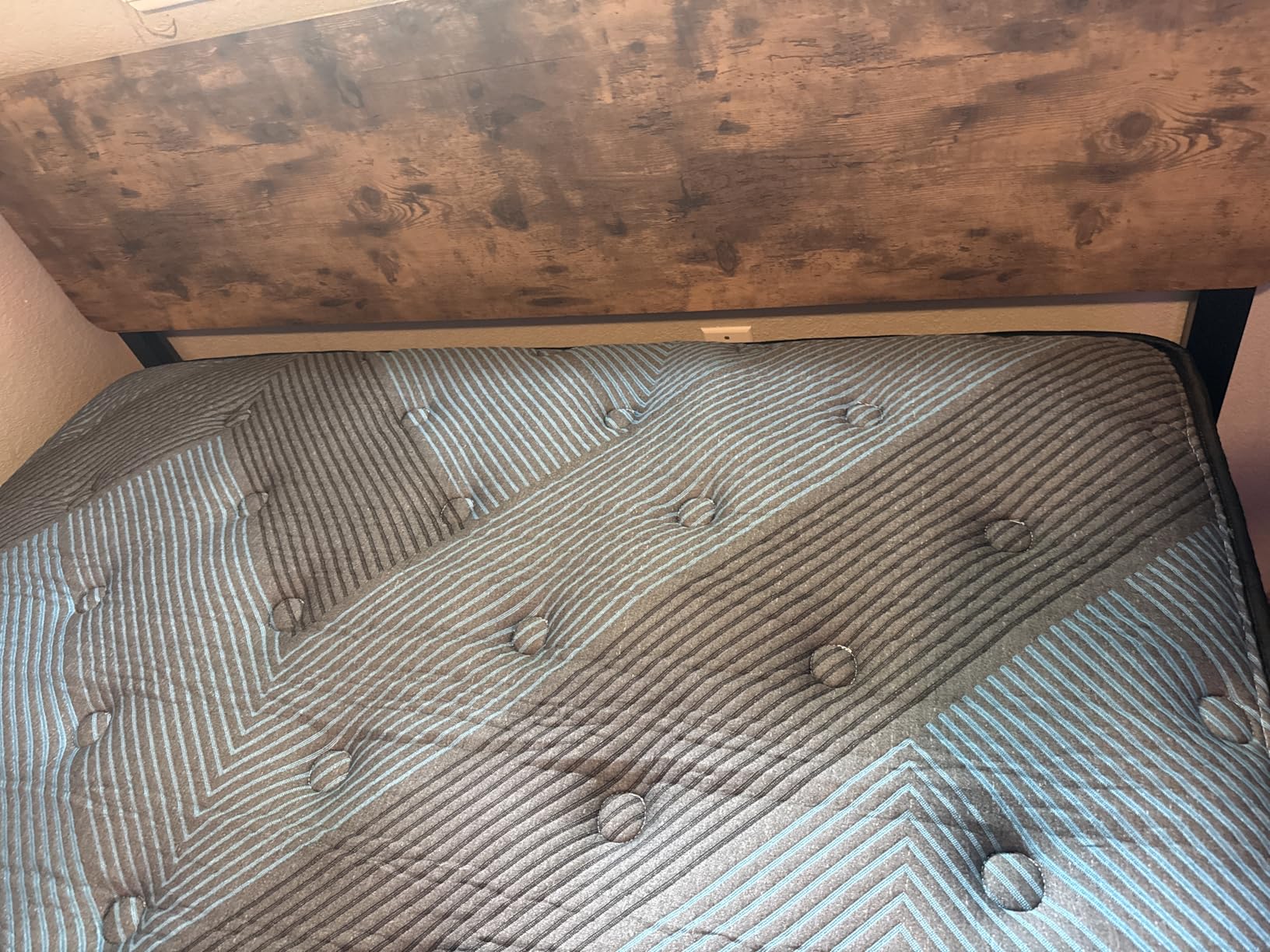 inight Full Size Mattress, 12 Inch Full Mattress in a Box, Durable Hybrid Mattresses with Gel Memory Foam & Pocket Springs, Medium Firm Feel, Pressure Relief, Cooling, Edge Support, Motion Isolation - Customer Photo 2