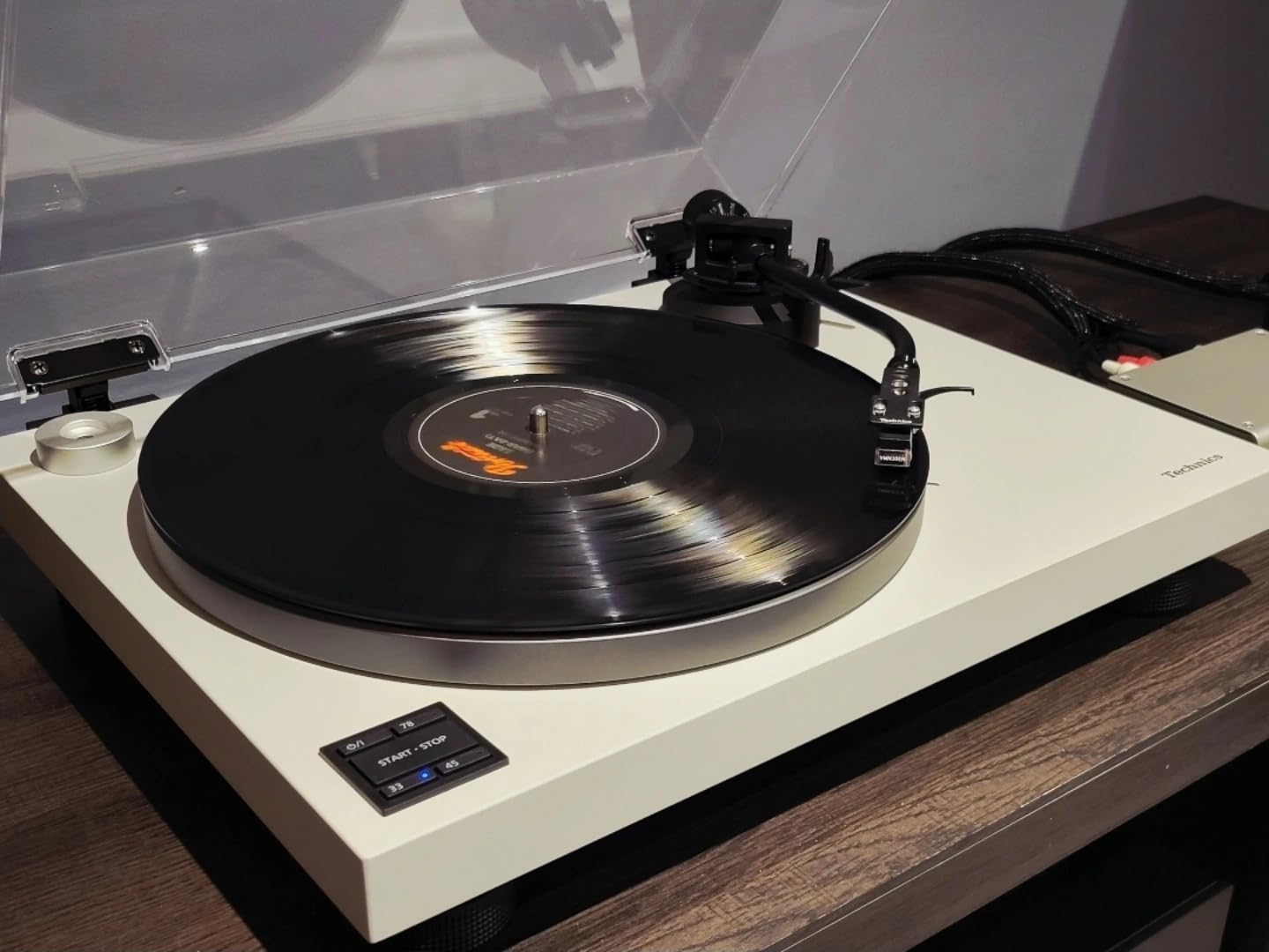 Technics Turntable, Premium Class HiFi Record Player with Coreless Direct Drive Motor and Bluetooth, Stable Playback, Audiophile-Grade Cartridge and Precision Tonearm, Dustcover Included - SL-40CBT-K - Customer Photo 1