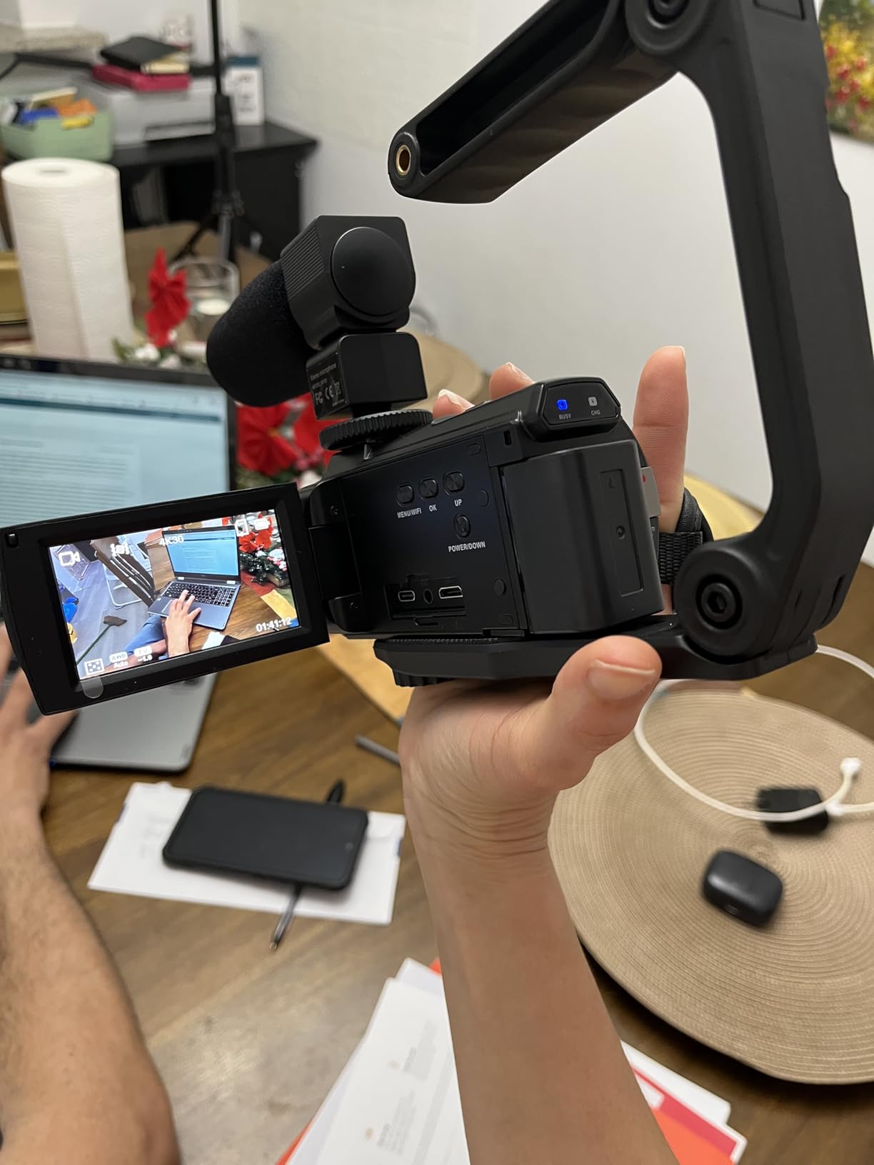 8K Video Camera Camcorder 2025 Latest 88MP Ultra HD Video Cameras Wifi Vlogging Camera for YouTube 18X Digital Video Cameras with 32G Card Microphone 6-Axis Anti-Shake IR Night Vision Video Recorder Customer Review 8K Video Camera Camcorder 2025 Latest 88MP Ultra HD Video Cameras Wifi Vlogging Camera for YouTube 18X Digital Video Cameras with 32G Card Microphone 6-Axis Anti-Shake IR Night Vision Video Recorder - Customer Photo 2